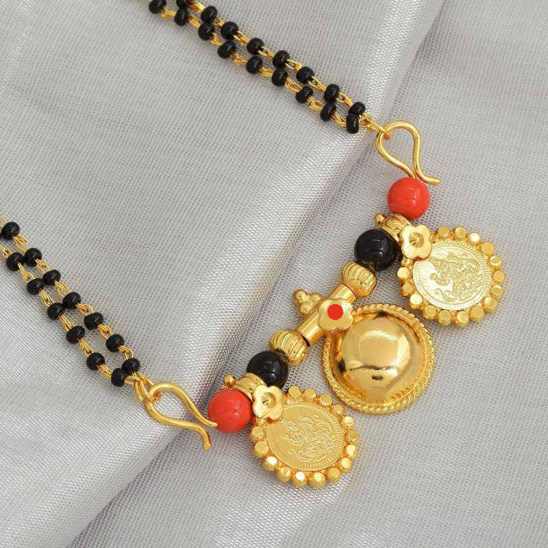     			SHANKH-KRIVA Golden Mangalsutra ( Pack of 1 )