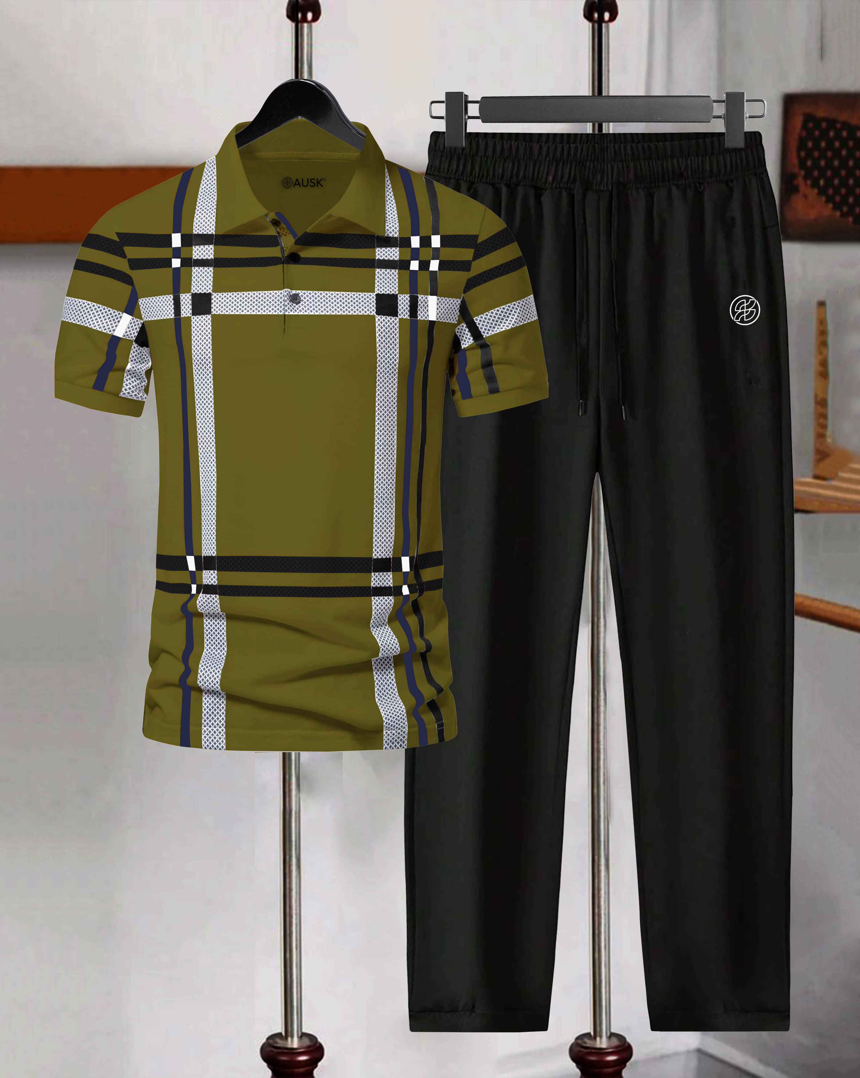     			AUSK Green Cotton Blend Relaxed Fit Men's Tracksuit ( Pack of 1 )