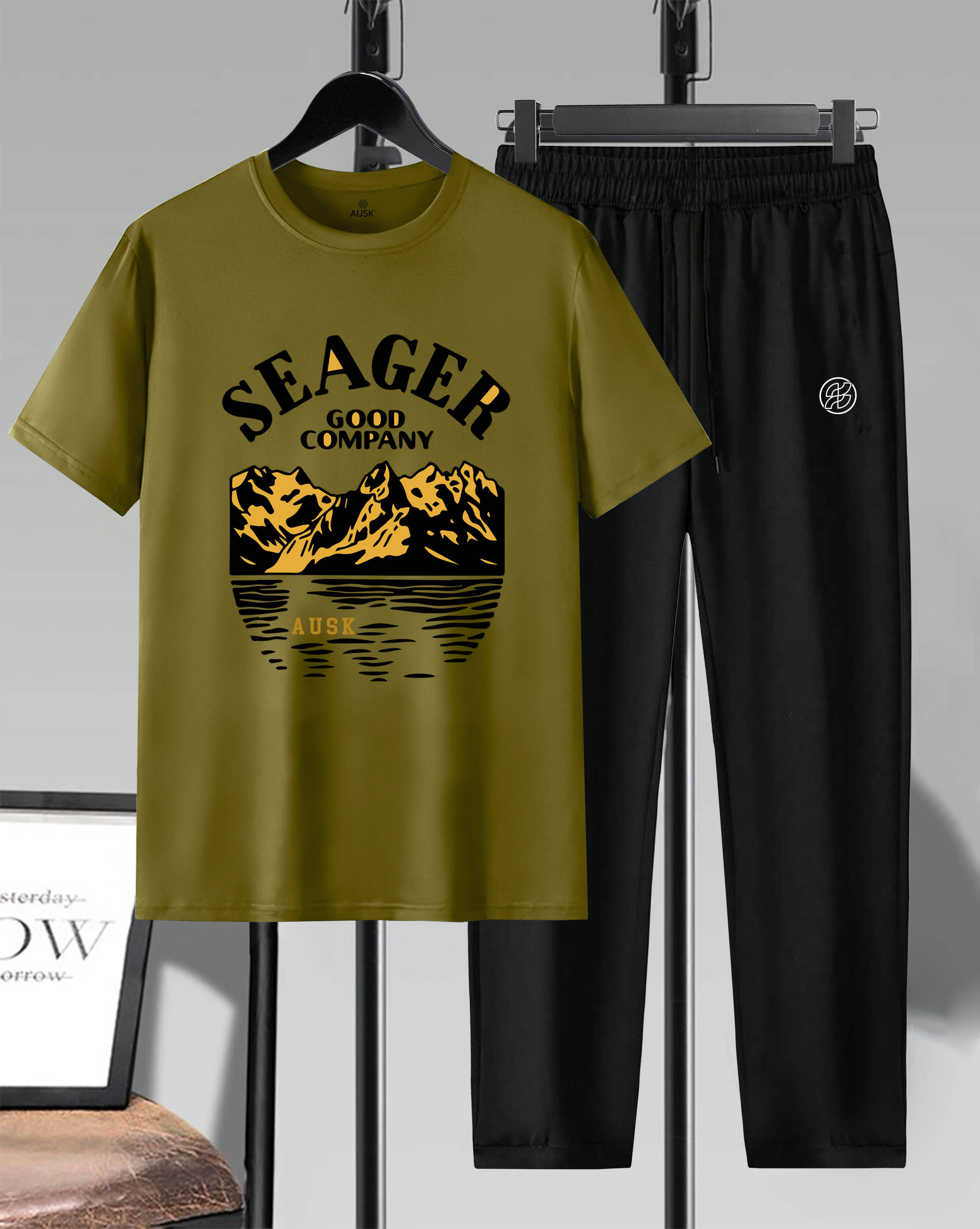 AUSK Green Cotton Blend Relaxed Fit Men's Tracksuit ( Pack of 1 )     			AUSK Green Cotton Blend Relaxed Fit Men's Tracksuit ( Pack of 1 )