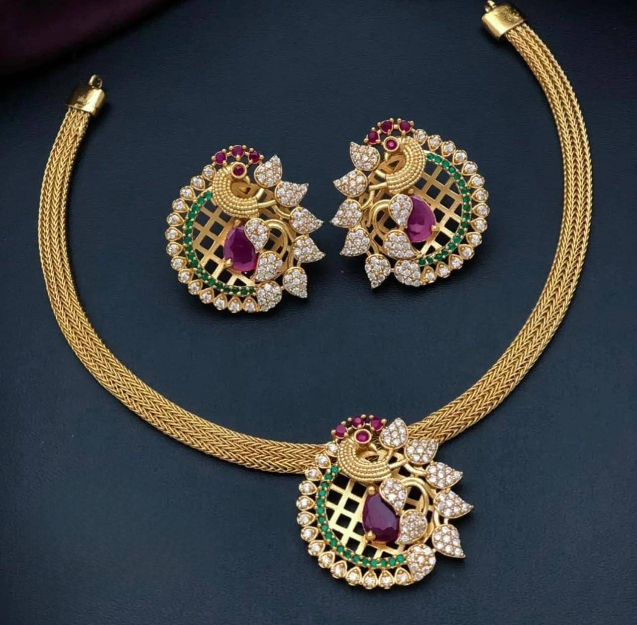     			charming luxe jewel Gold Brass Necklace Set ( Pack of 1 )