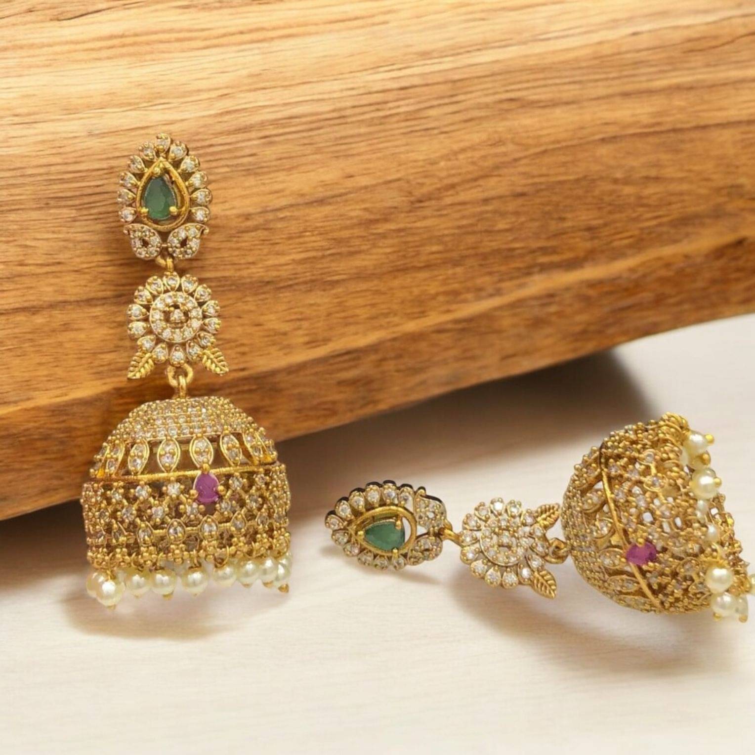     			charming luxe jewel Golden Brass Necklace Set ( Pack of 1 )