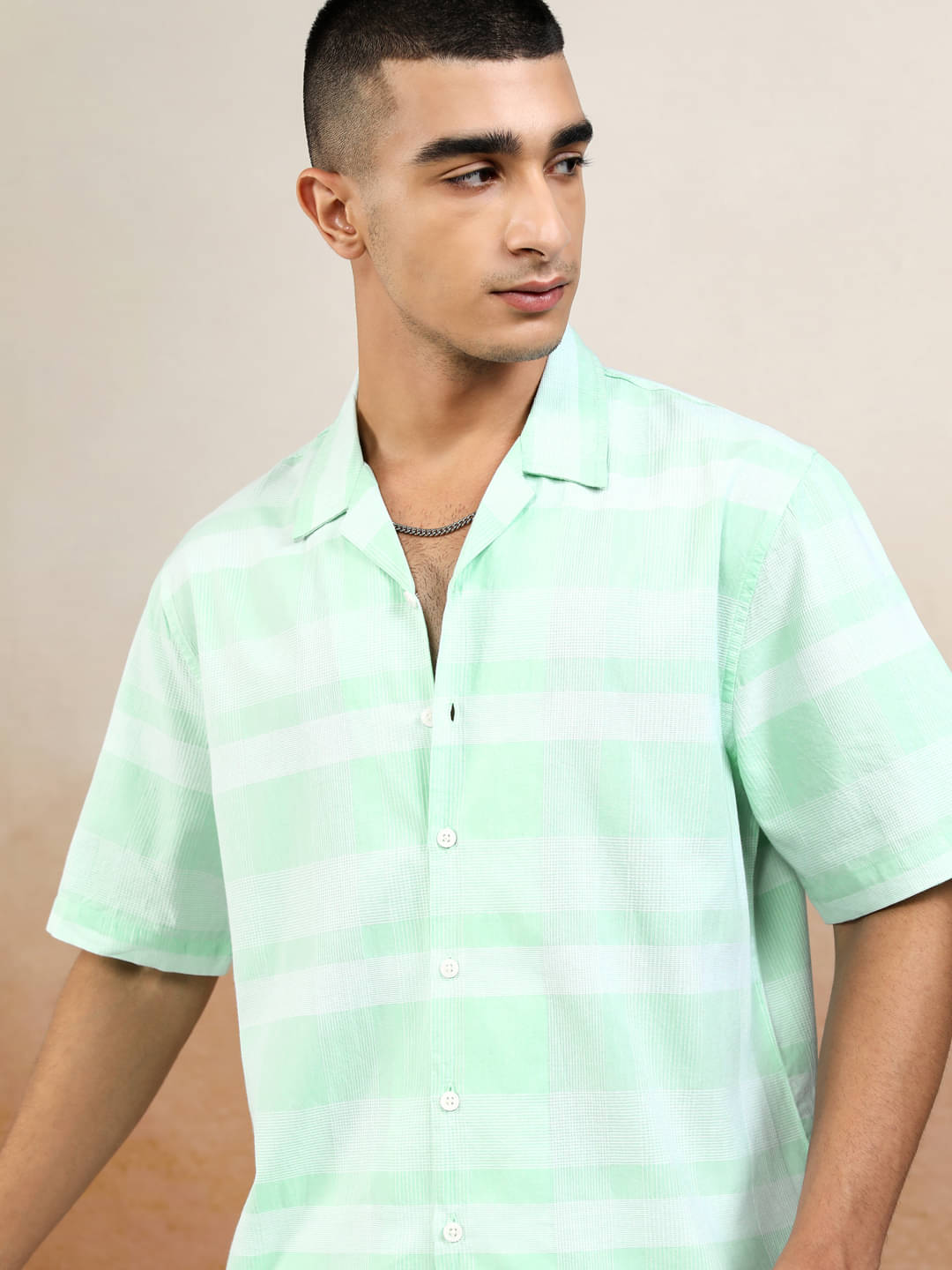 Highlander 100% Cotton Boxy Solids Half Sleeves Men's Casual Shirt - Green ( Pack of 1 ) Highlander 100% Cotton Boxy Solids Half Sleeves Men's Casual Shirt - Green ( Pack of 1 )