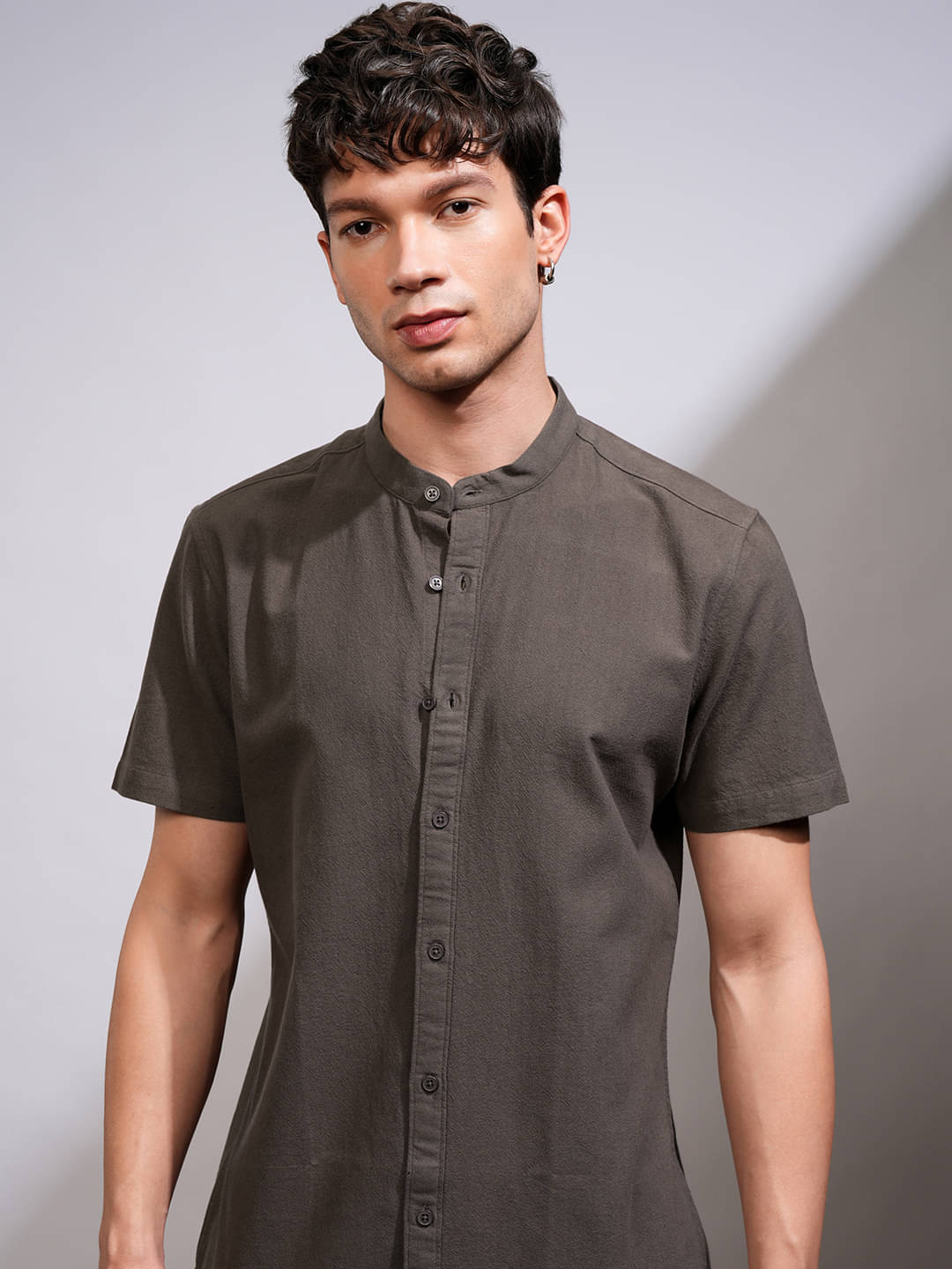 Highlander 100% Cotton Regular Fit Solids Half Sleeves Men's Casual Shirt - Dark Grey ( Pack of 1 ) Highlander 100% Cotton Regular Fit Solids Half Sleeves Men's Casual Shirt - Dark Grey ( Pack of 1 )