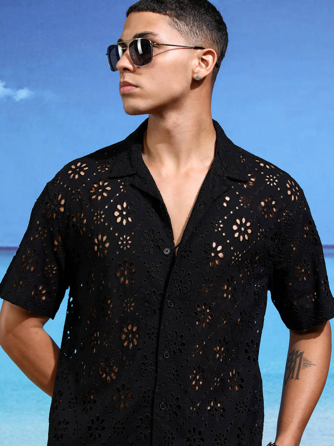 Highlander 100% Cotton Relaxed Fit Solids Half Sleeves Men's Casual Shirt - Black ( Pack of 1 )     			Highlander 100% Cotton Relaxed Fit Solids Half Sleeves Men's Casual Shirt - Black ( Pack of 1 )