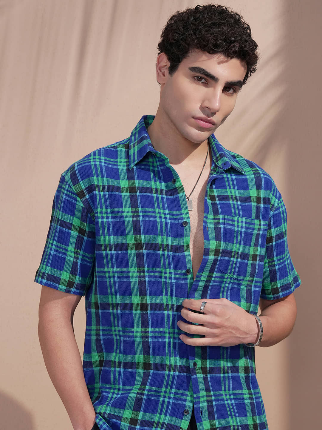 Highlander 100% Cotton Relaxed Fit Checks Half Sleeves Men's Casual Shirt - Blue ( Pack of 1 )