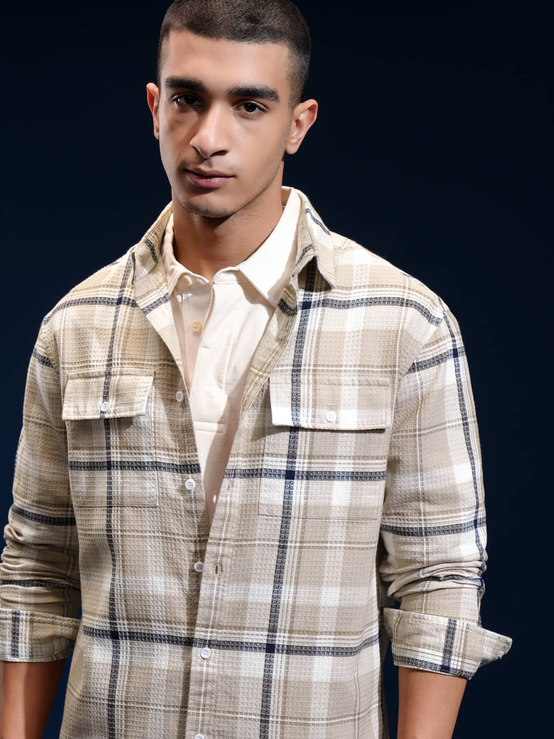 Highlander 100% Cotton Relaxed Fit Checks Full Sleeves Men's Casual Shirt - Grey ( Pack of 1 )     			Highlander 100% Cotton Relaxed Fit Checks Full Sleeves Men's Casual Shirt - Grey ( Pack of 1 )