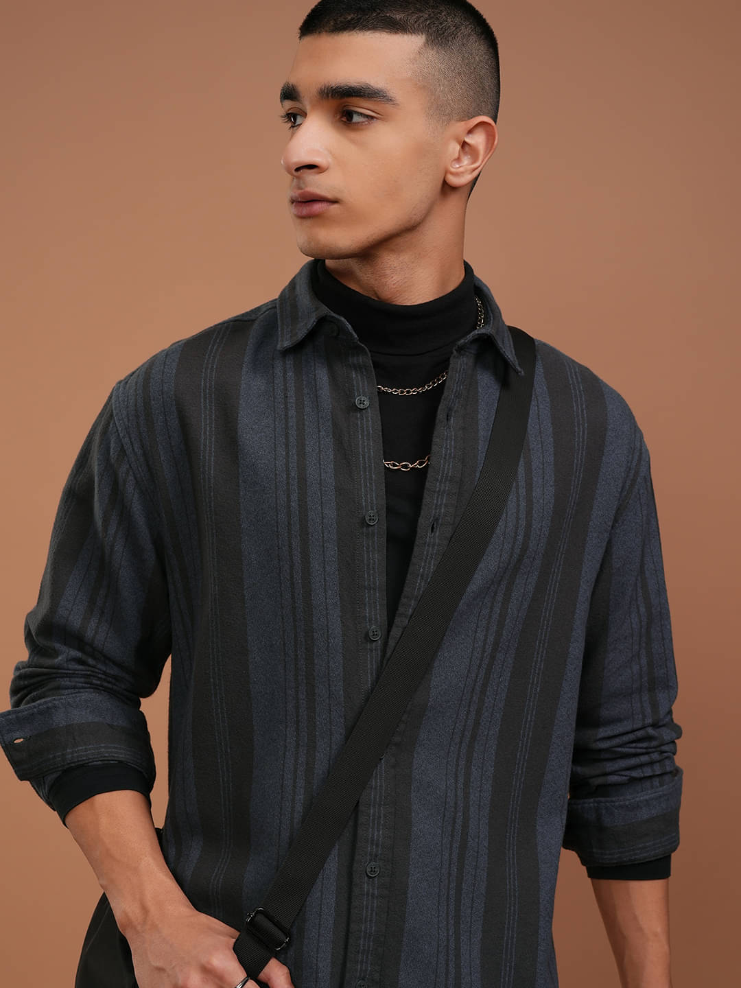 Highlander 100% Cotton Relaxed Fit Striped Full Sleeves Men's Casual Shirt - Blue ( Pack of 1 ) Highlander 100% Cotton Relaxed Fit Striped Full Sleeves Men's Casual Shirt - Blue ( Pack of 1 )