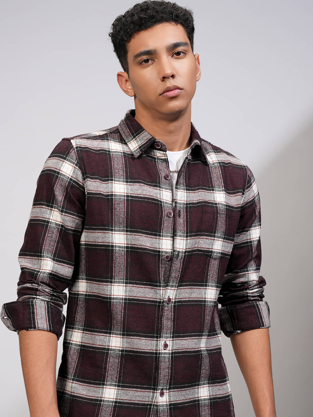 Highlander 100% Cotton Slim Fit Solids Full Sleeves Men's Casual Shirt - Burgundy ( Pack of 1 ) Highlander 100% Cotton Slim Fit Solids Full Sleeves Men's Casual Shirt - Burgundy ( Pack of 1 )