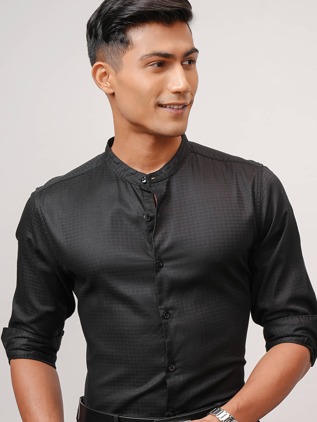     			Highlander Cotton Blend Regular Fit Solids Full Sleeves Men's Casual Shirt - Black ( Pack of 1 )
