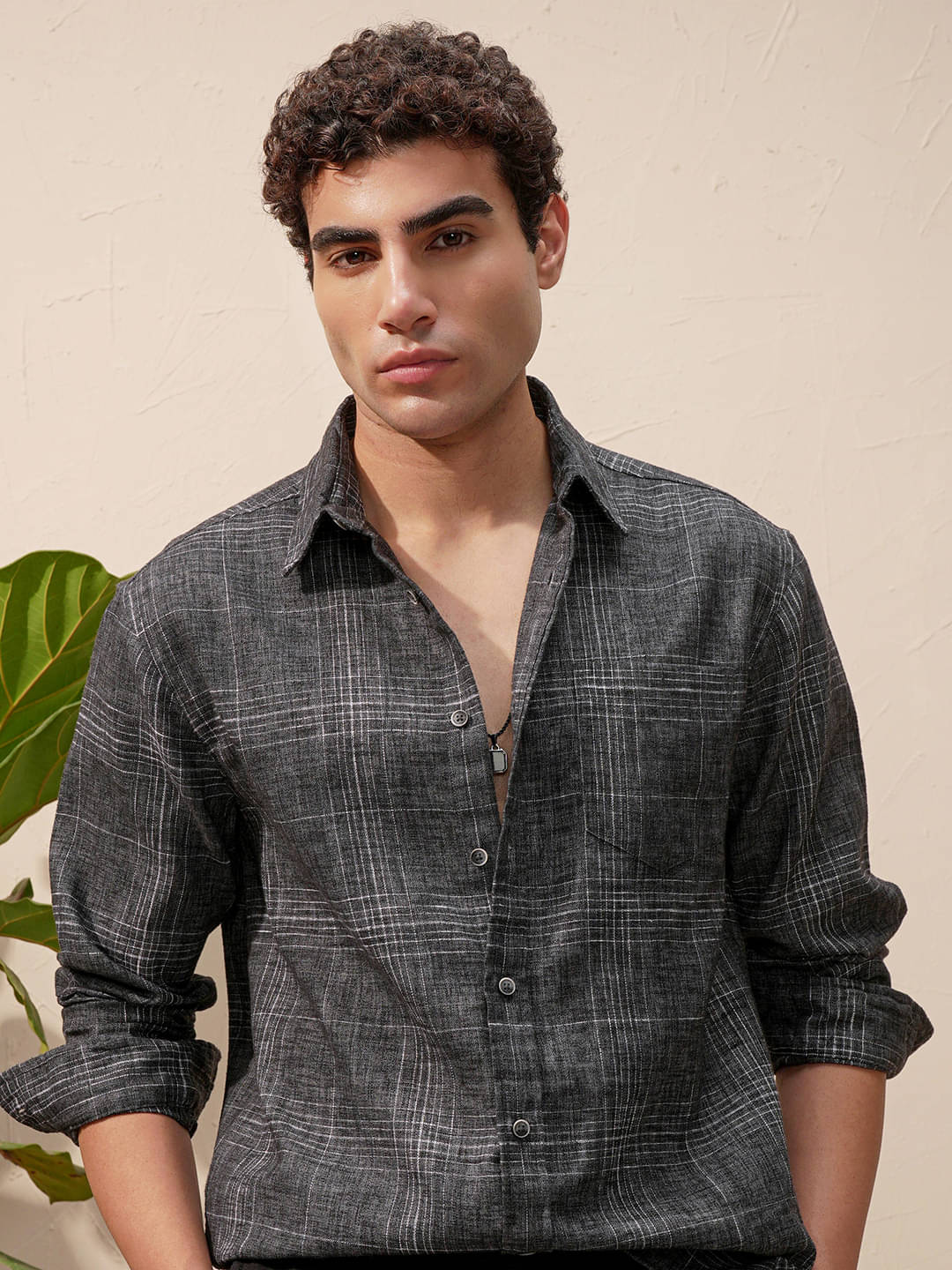     			Highlander Cotton Blend Relaxed Fit Checks Full Sleeves Men's Casual Shirt - Dark Grey ( Pack of 1 )