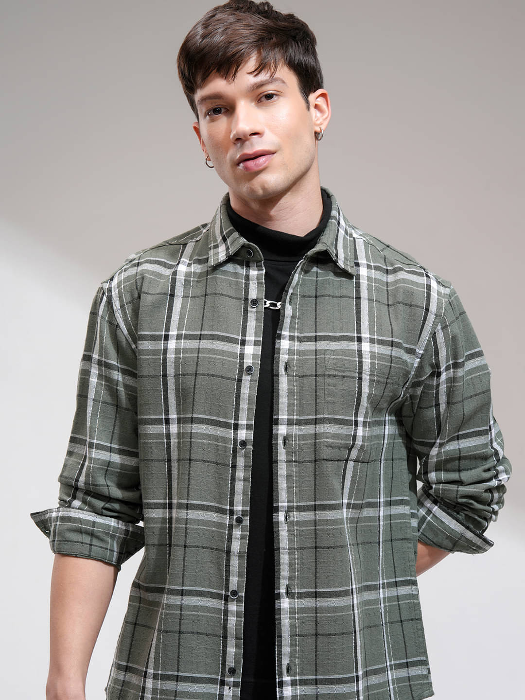 Highlander Cotton Blend Relaxed Fit Checks Full Sleeves Men's Casual Shirt - Green ( Pack of 1 ) Highlander Cotton Blend Relaxed Fit Checks Full Sleeves Men's Casual Shirt - Green ( Pack of 1 )