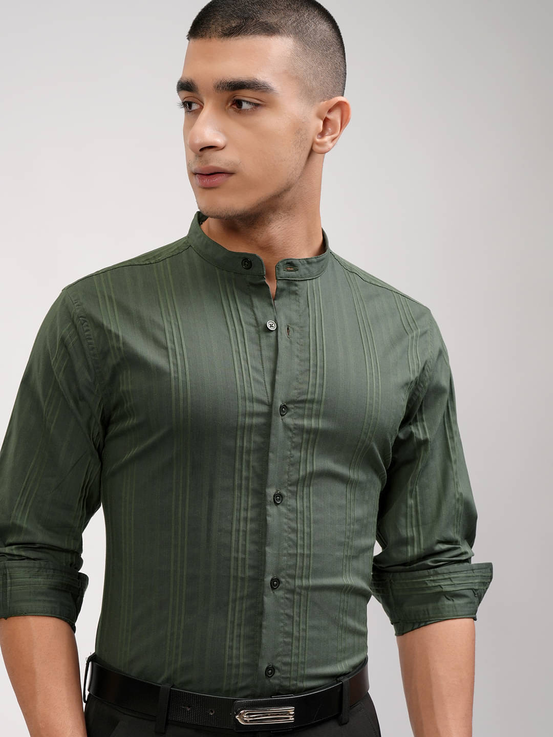 Highlander Cotton Blend Slim Fit Solids Full Sleeves Men's Casual Shirt - Green ( Pack of 1 )     			Highlander Cotton Blend Slim Fit Solids Full Sleeves Men's Casual Shirt - Green ( Pack of 1 )