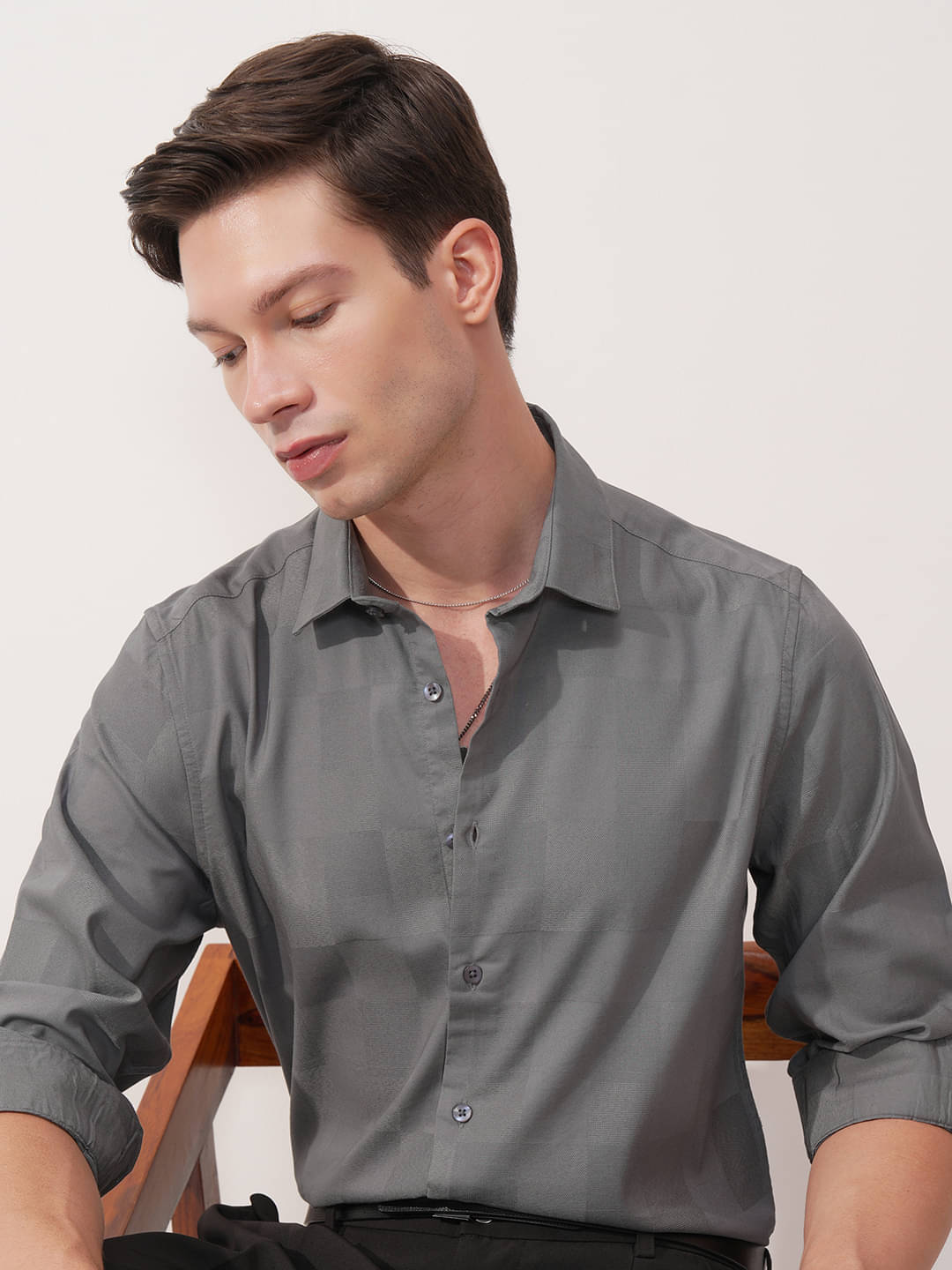     			Highlander Cotton Blend Slim Fit Self Design Full Sleeves Men's Casual Shirt - Grey ( Pack of 1 )