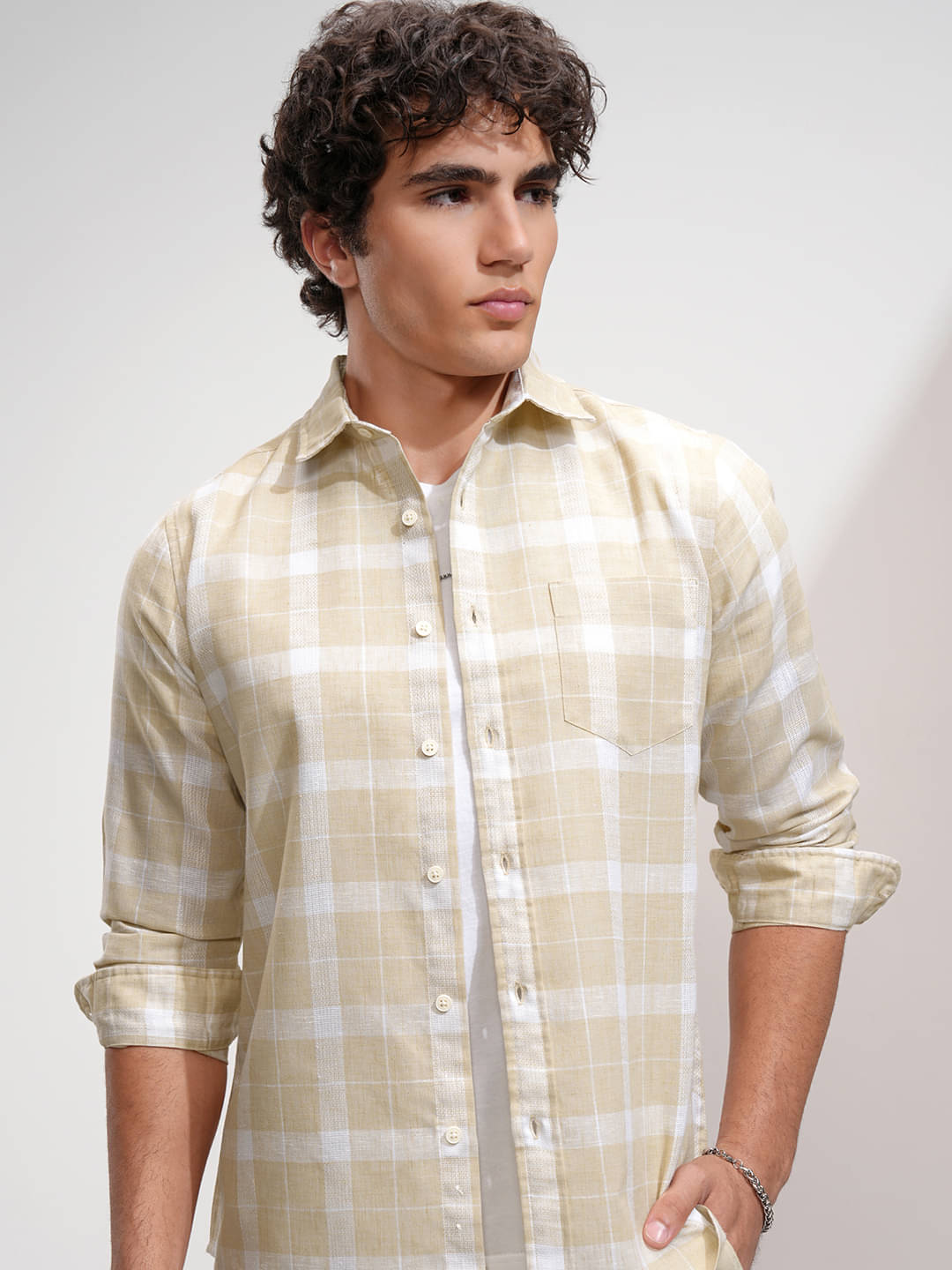 Highlander Poly Cotton Slim Fit Checks Full Sleeves Men's Casual Shirt - Beige ( Pack of 1 ) Highlander Poly Cotton Slim Fit Checks Full Sleeves Men's Casual Shirt - Beige ( Pack of 1 )