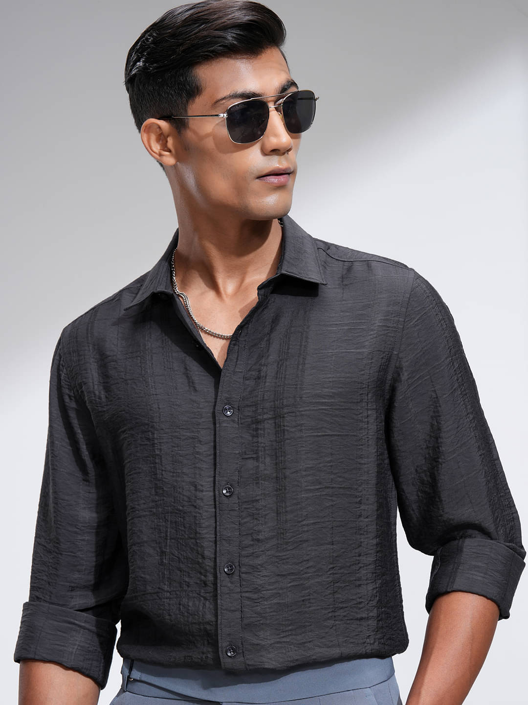     			Highlander Rayon Flex Slim Fit Solids Full Sleeves Men's Casual Shirt - Dark Grey ( Pack of 1 )