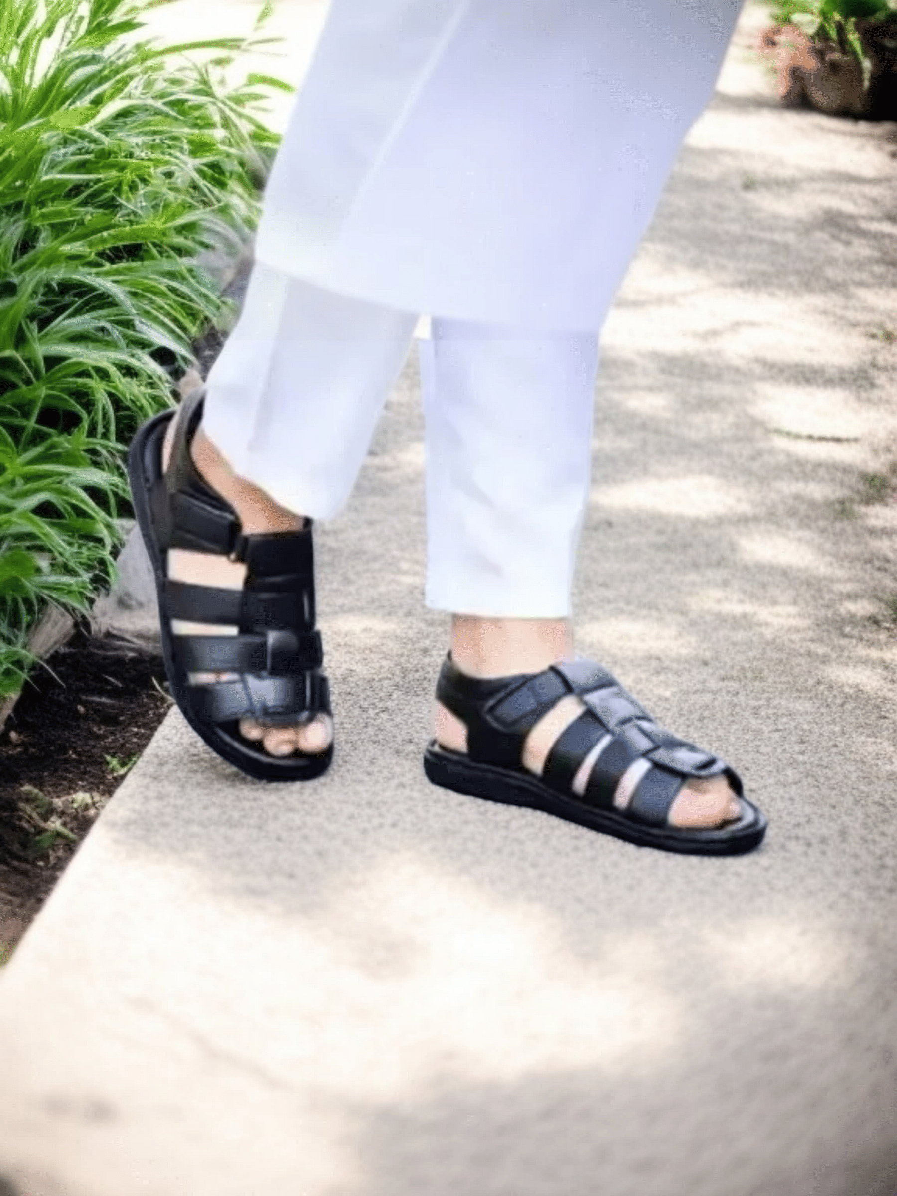     			INFINITRENZ - Black Men's Sandals