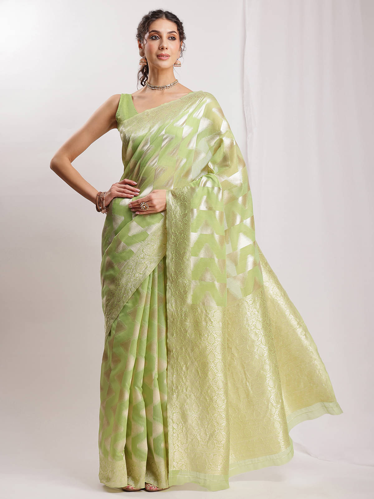     			Janasya Silk Blend Woven Banarasi saree With Unstitched Blouse Piece ( Navy Blue )