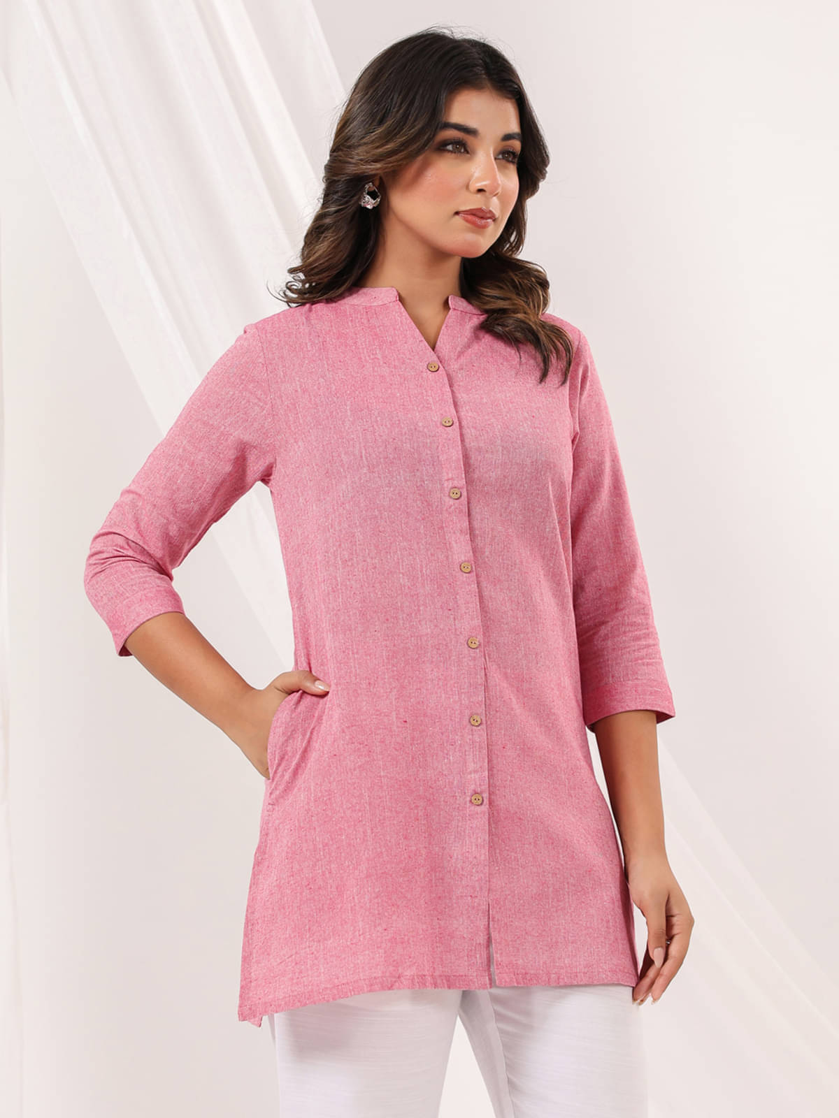 Janasya Women Cotton Solid Straight Kurti ( Pink ) Janasya Women Cotton Solid Straight Kurti ( Pink )
