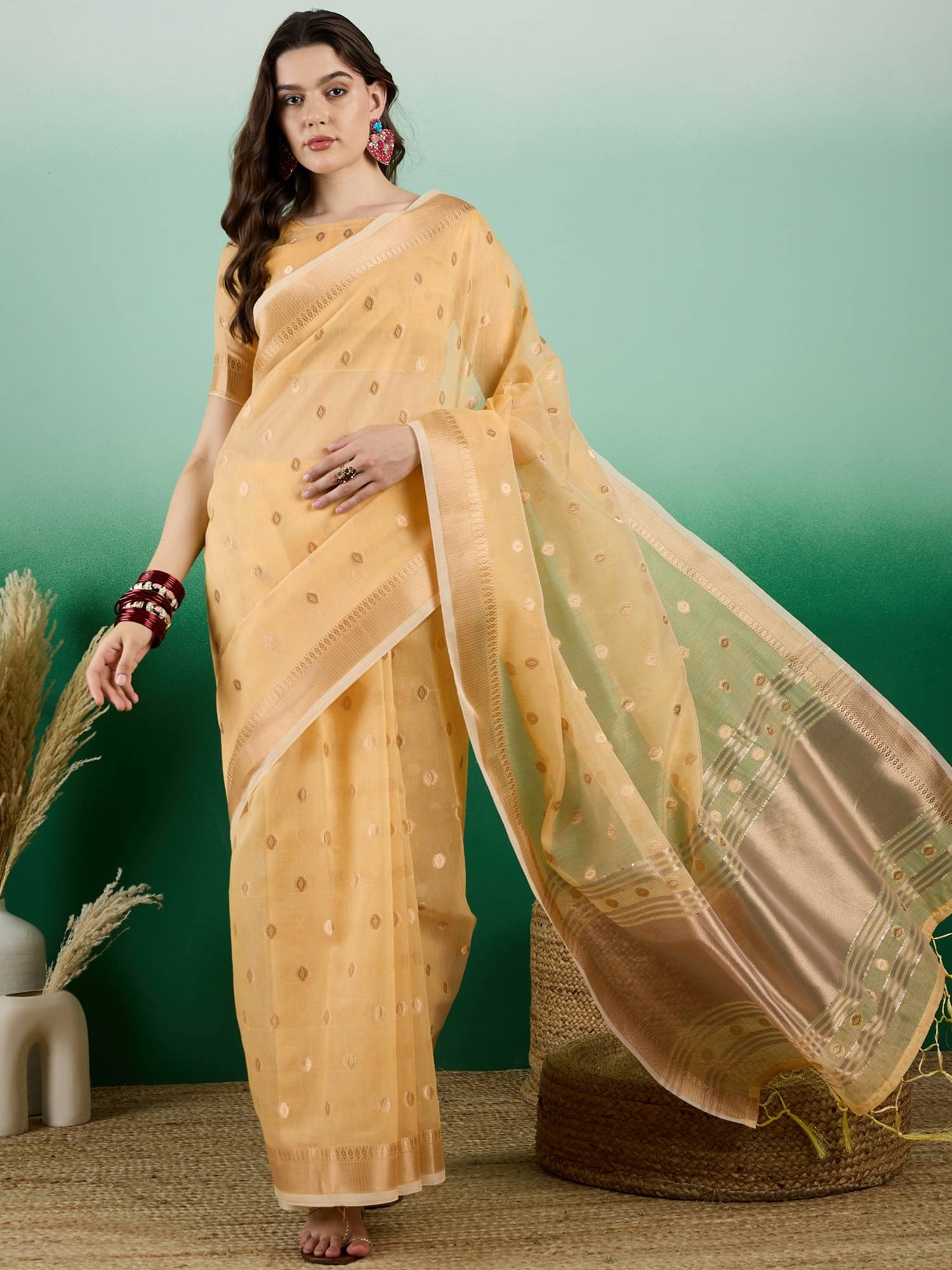 Rangtulika Ethnics Organza Embellished Banarasi saree With Unstitched Blouse Piece ( Yellow ) Rangtulika Ethnics Organza Embellished Banarasi saree With Unstitched Blouse Piece ( Yellow )