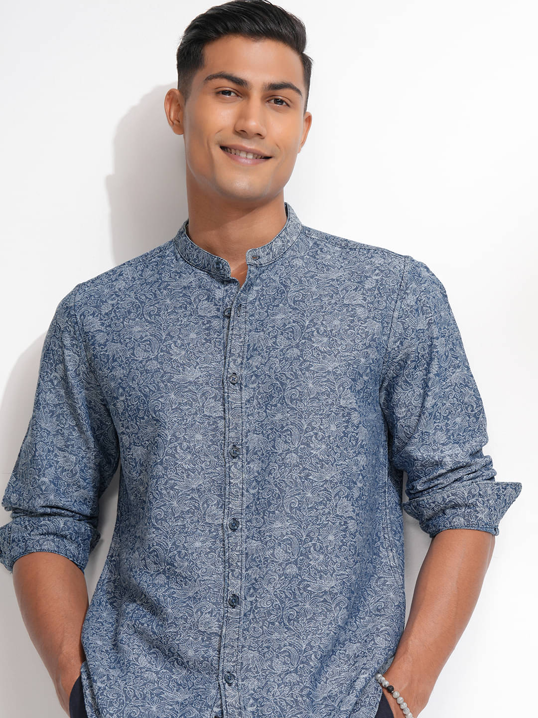     			Locomotive 100% Cotton Regular Fit Self Design Full Sleeves Men's Casual Shirt - Blue ( Pack of 1 )