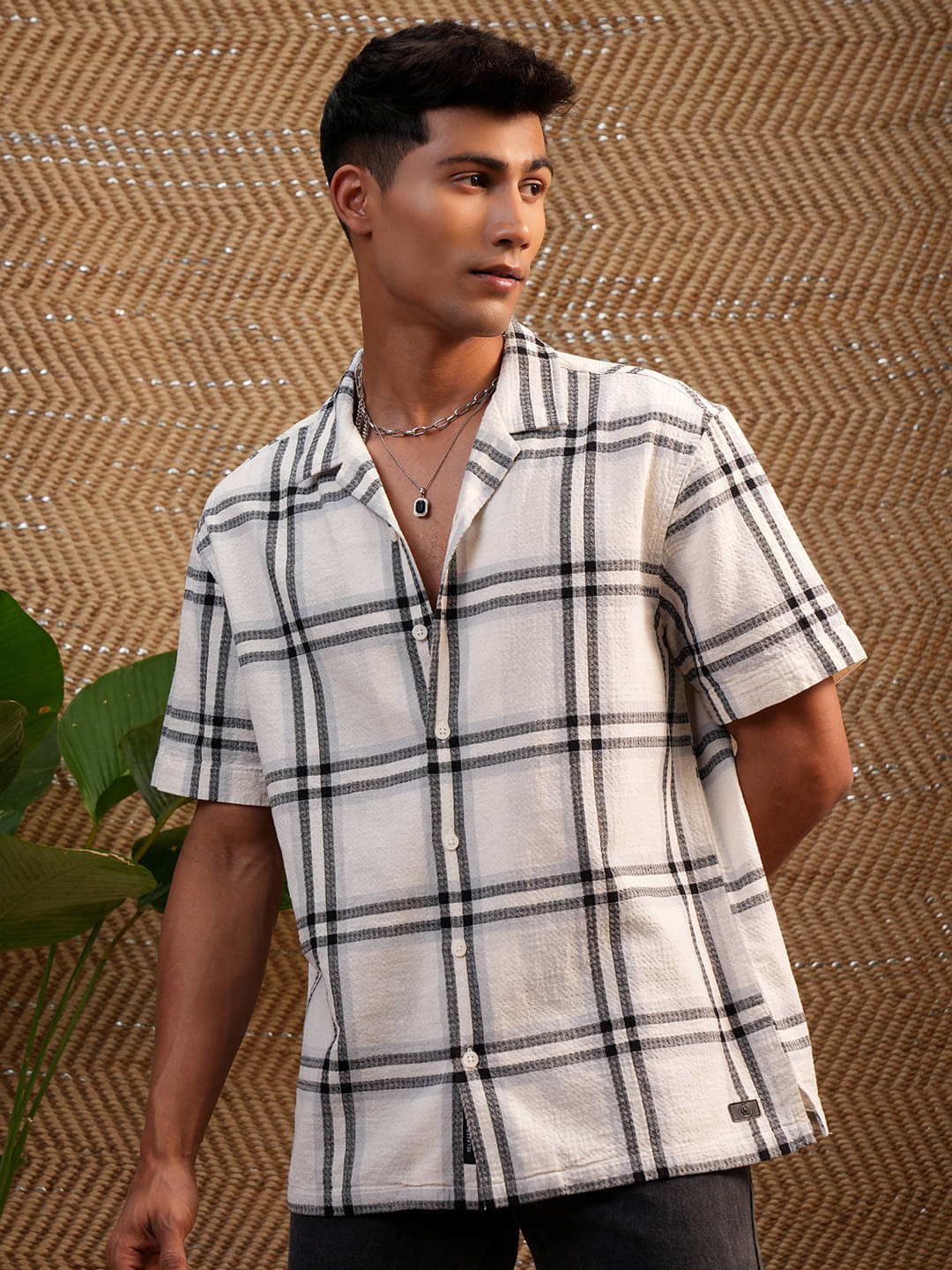 Locomotive 100% Cotton Regular Fit Checks Half Sleeves Men's Casual Shirt - Cream ( Pack of 1 )     			Locomotive 100% Cotton Regular Fit Checks Half Sleeves Men's Casual Shirt - Cream ( Pack of 1 )
