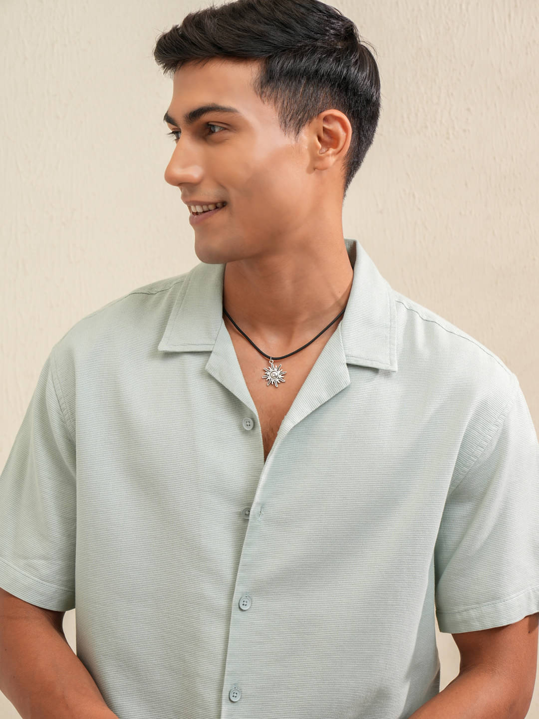 Locomotive 100% Cotton Relaxed Fit Solids Half Sleeves Men's Casual Shirt - Green ( Pack of 1 )     			Locomotive 100% Cotton Relaxed Fit Solids Half Sleeves Men's Casual Shirt - Green ( Pack of 1 )
