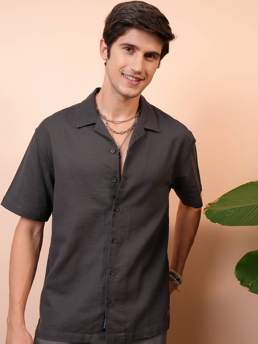    			Locomotive 100% Cotton Relaxed Fit Solids Half Sleeves Men's Casual Shirt - Dark Grey ( Pack of 1 )