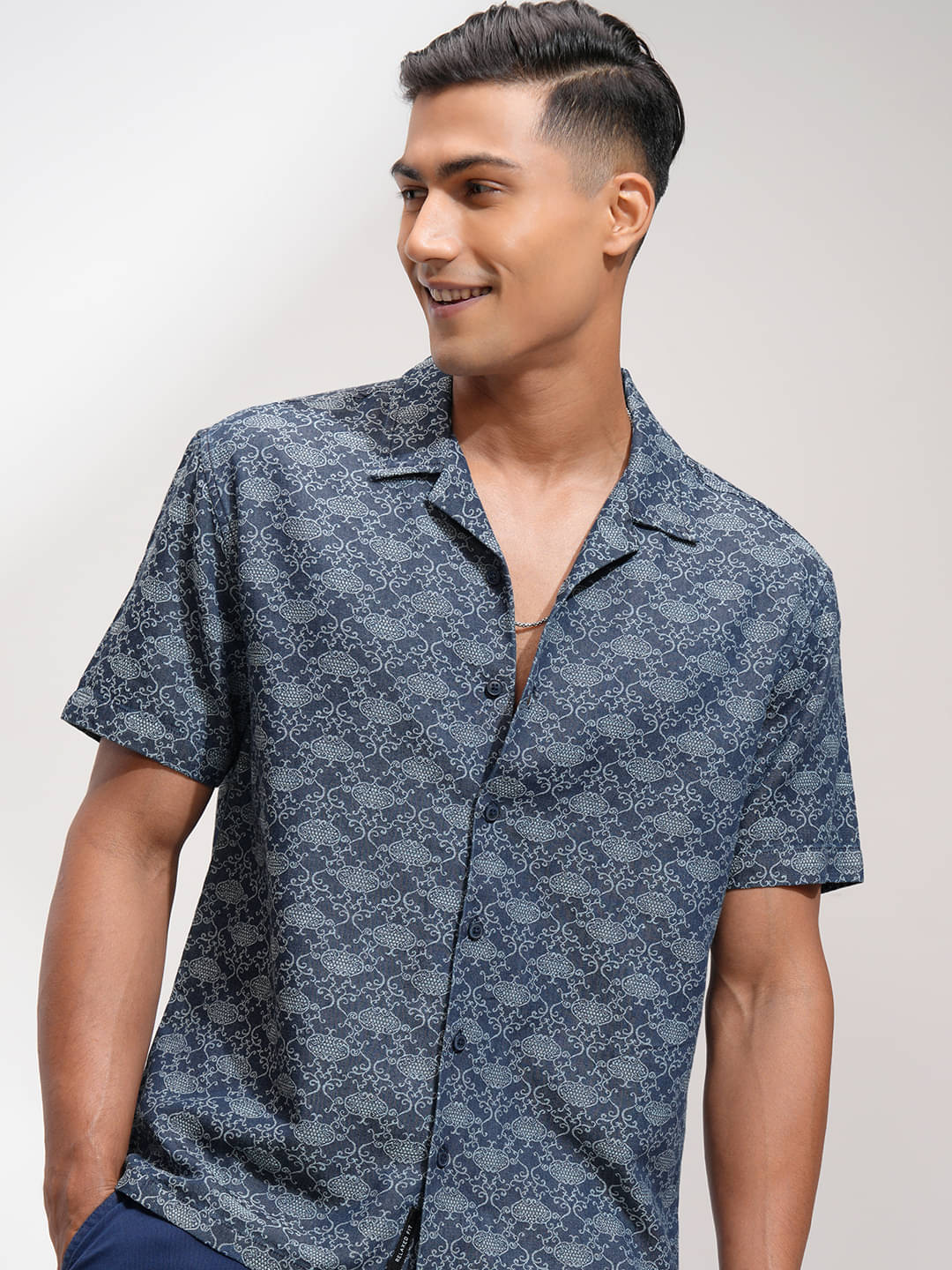     			Locomotive 100% Cotton Relaxed Fit Self Design Half Sleeves Men's Casual Shirt - Blue ( Pack of 1 )