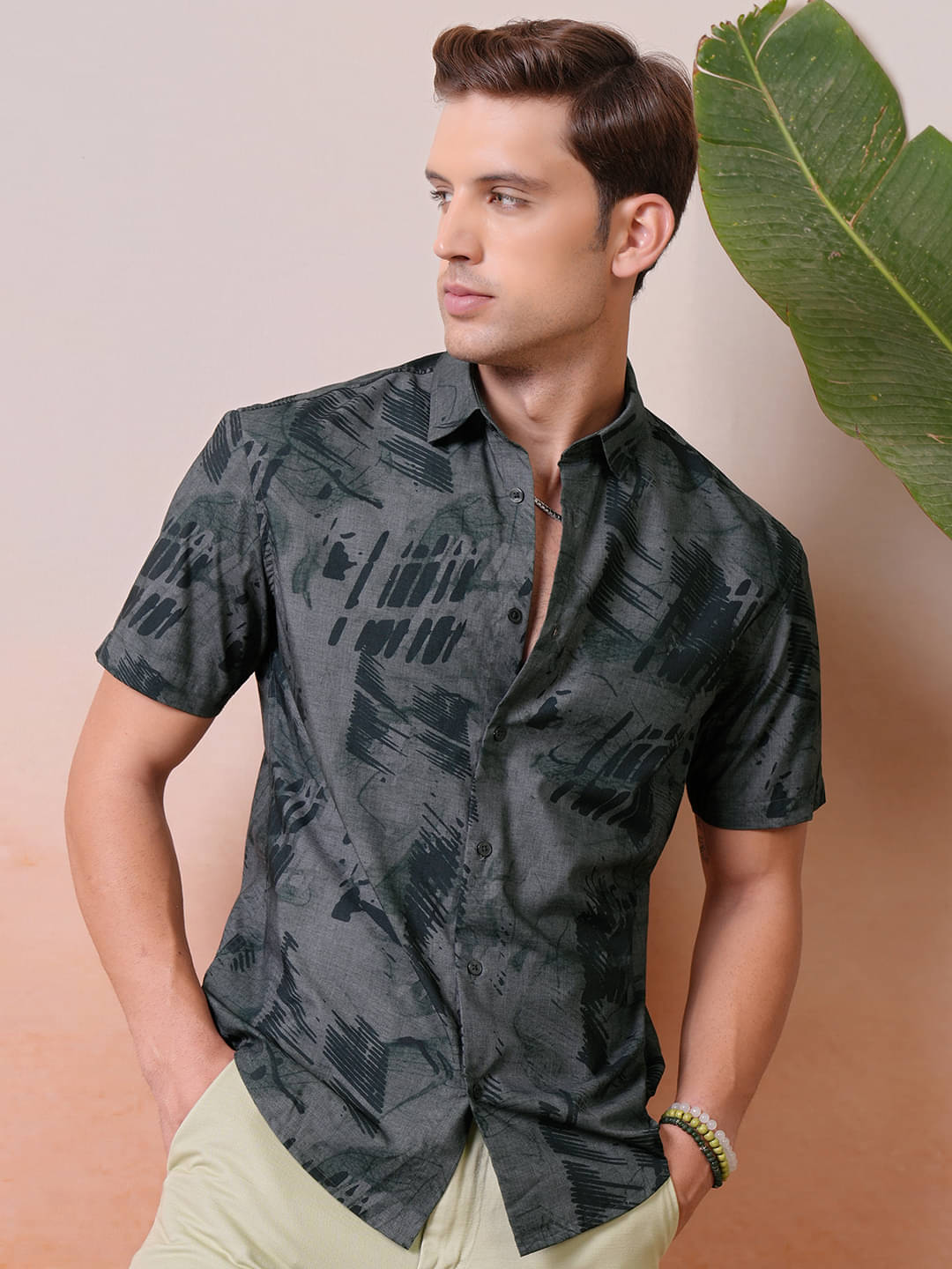 Locomotive Cotton Blend Relaxed Fit Printed Half Sleeves Men's Casual Shirt - Grey ( Pack of 1 ) Locomotive Cotton Blend Relaxed Fit Printed Half Sleeves Men's Casual Shirt - Grey ( Pack of 1 )