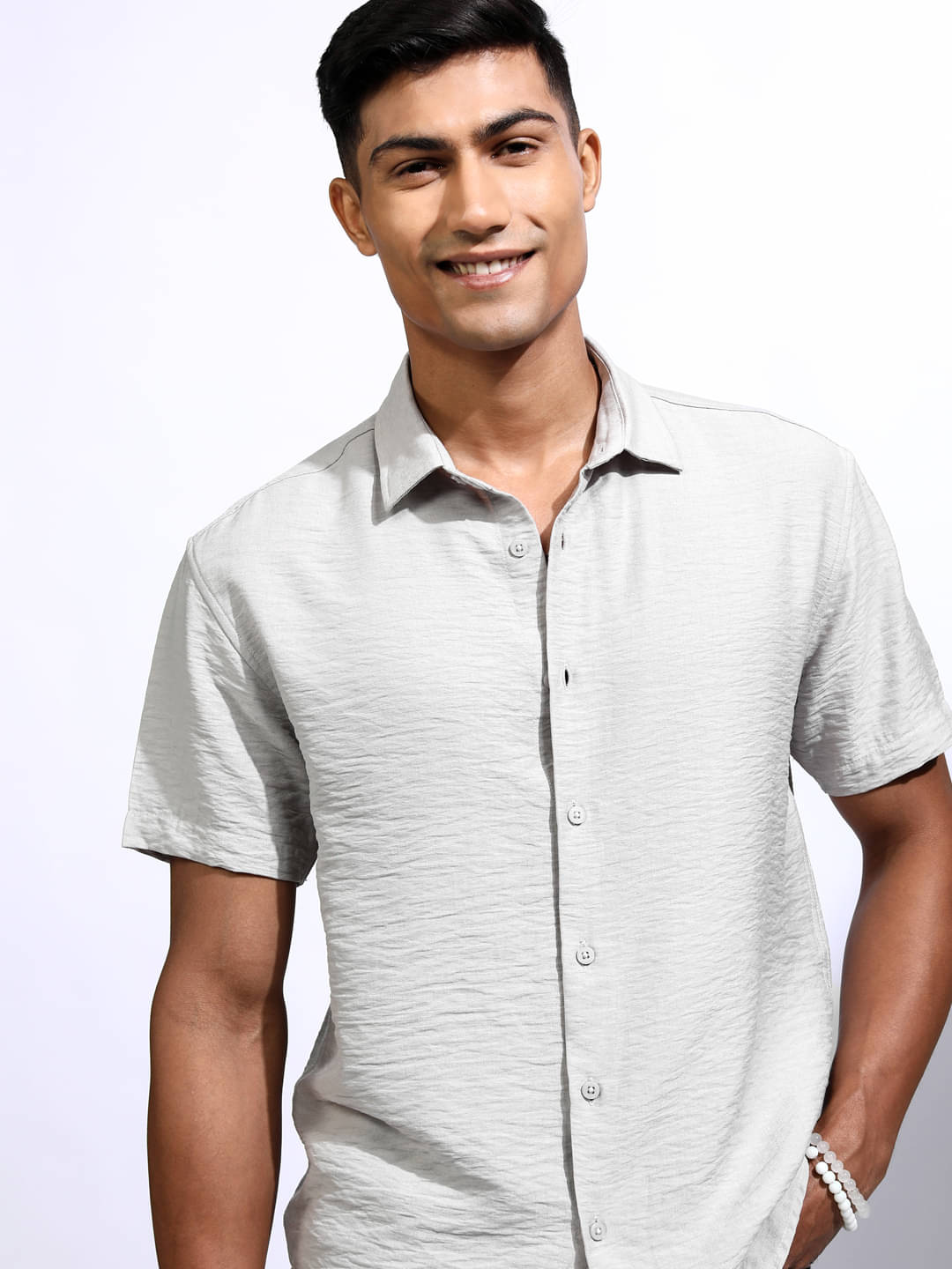     			Locomotive Polyester Relaxed Fit Self Design Half Sleeves Men's Casual Shirt - Light Grey ( Pack of 1 )