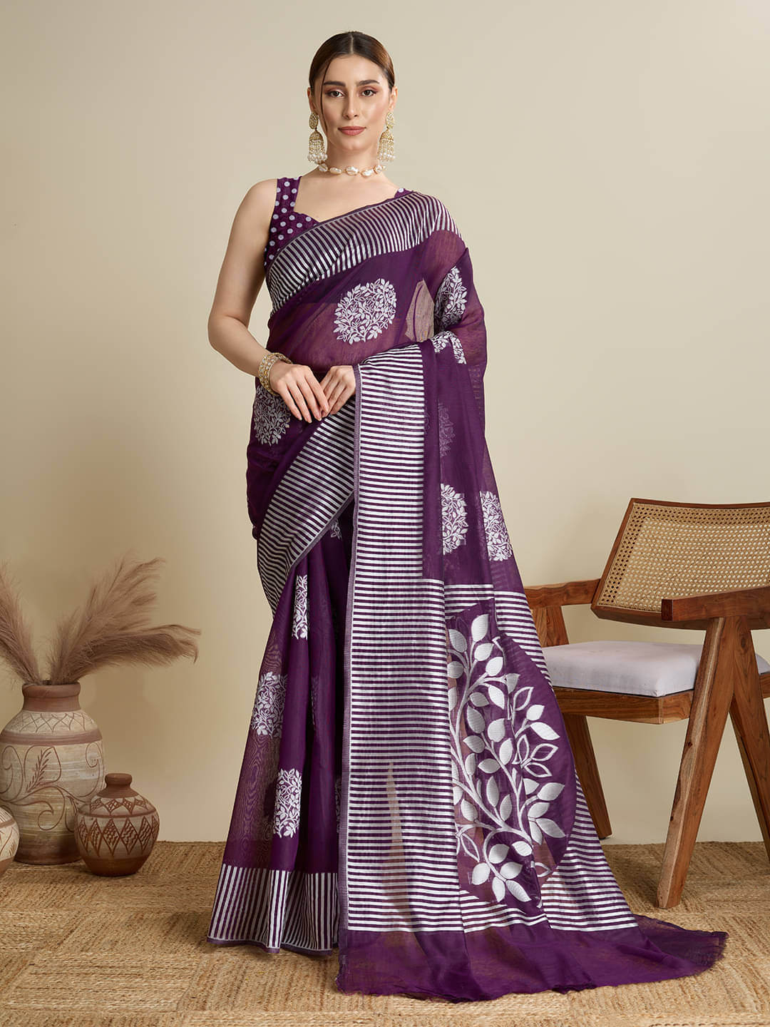     			Nayanthara Trends Silk Printed Saree With Unstitched Blouse Piece ( Purple )