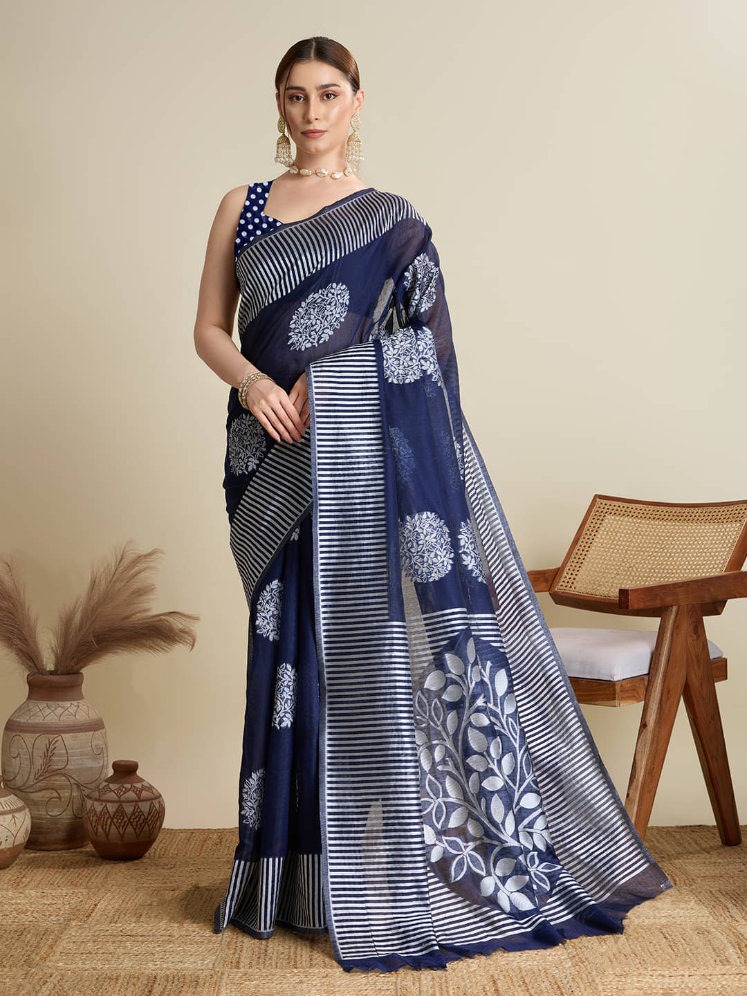Nayanthara Trends Silk Printed Saree With Unstitched Blouse Piece ( Navy Blue ) Nayanthara Trends Silk Printed Saree With Unstitched Blouse Piece ( Navy Blue )