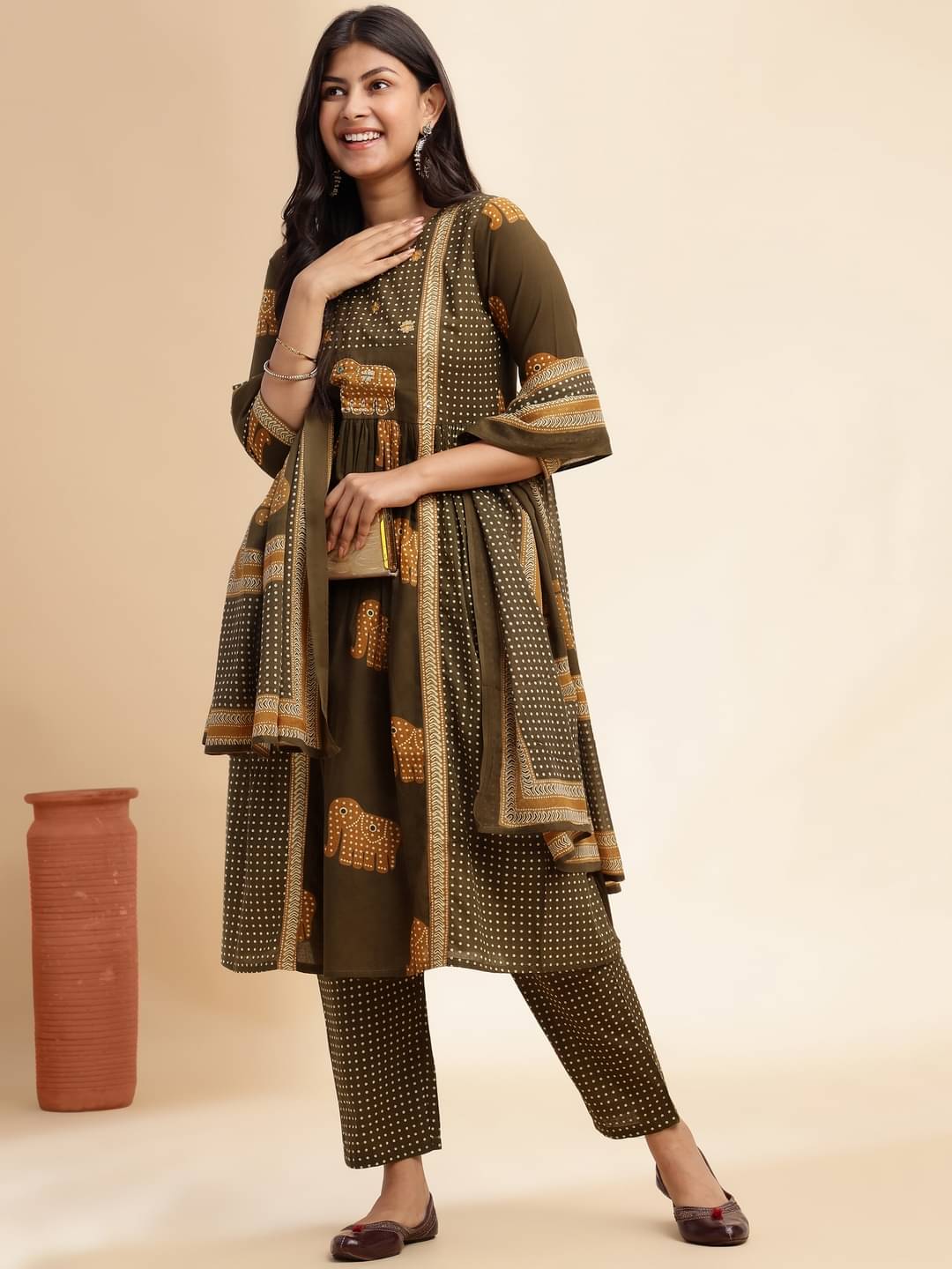 Vbuyz Women Cotton Printed Anarkali Kurti With Pants ( Green ) Vbuyz Women Cotton Printed Anarkali Kurti With Pants ( Green )