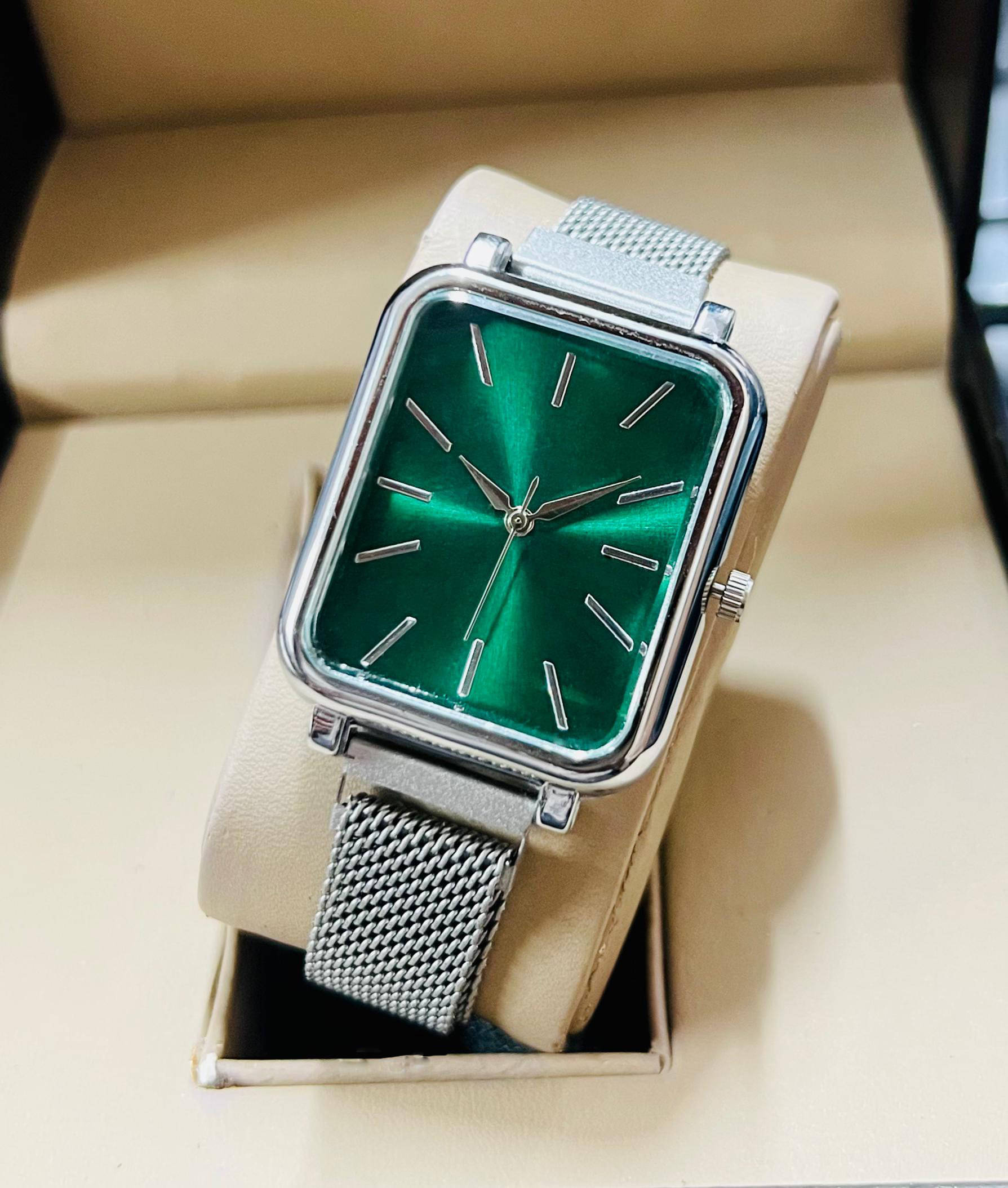     			ZETWAL Silver Fabric Analog Womens Watch