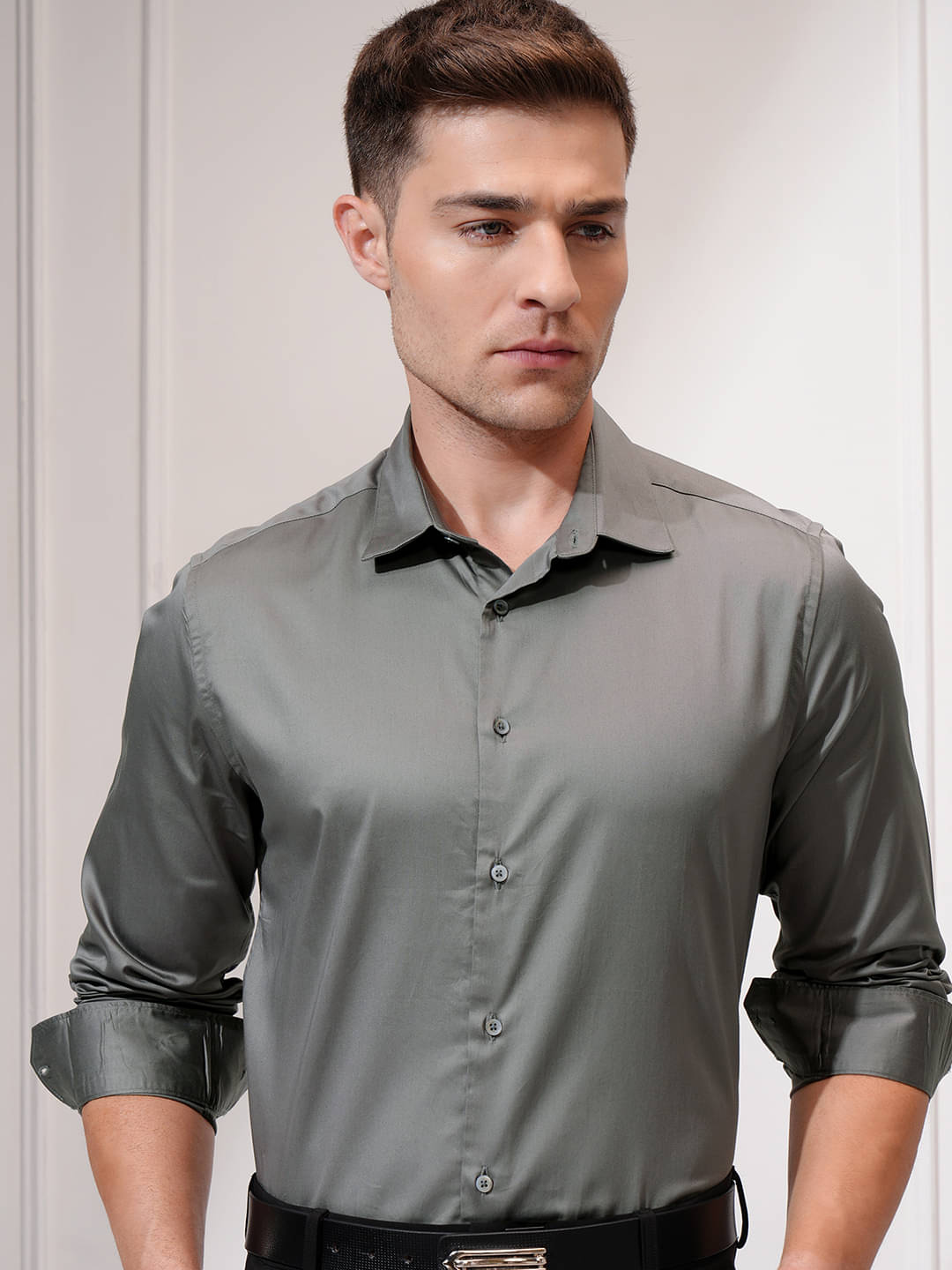 Locomotive 100% Cotton Slim Fit Solids Full Sleeves Men's Casual Shirt - Grey ( Pack of 1 ) Locomotive 100% Cotton Slim Fit Solids Full Sleeves Men's Casual Shirt - Grey ( Pack of 1 )