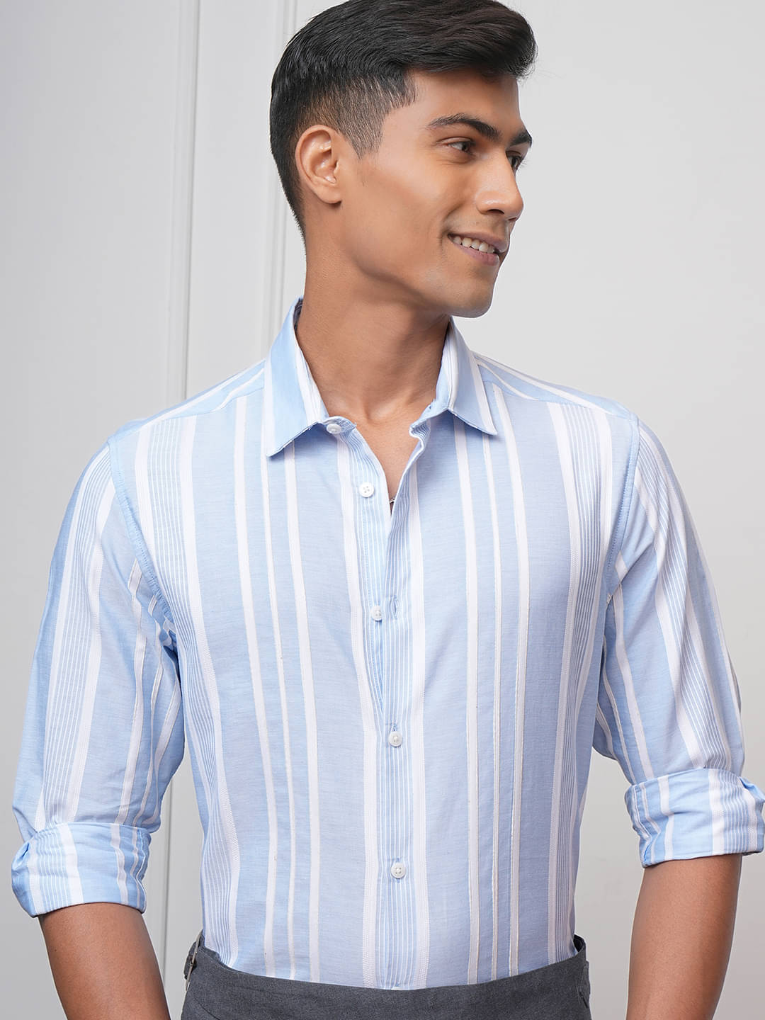     			Locomotive 100% Cotton Slim Fit Striped Full Sleeves Men's Casual Shirt - Blue ( Pack of 1 )