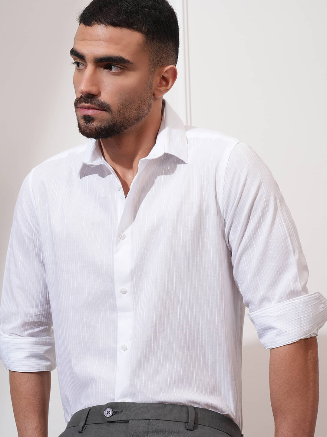     			Locomotive 100% Cotton Slim Fit Self Design Full Sleeves Men's Casual Shirt - White ( Pack of 1 )