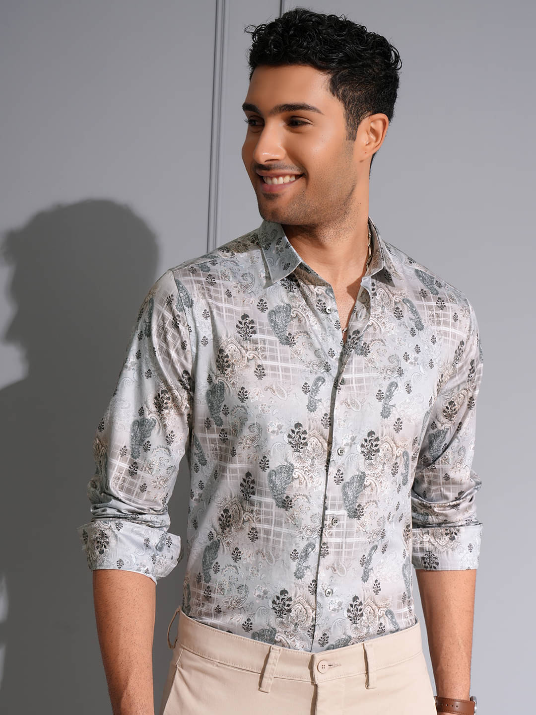 Locomotive 100% Cotton Slim Fit Printed Full Sleeves Men's Casual Shirt - Multicolor ( Pack of 1 )     			Locomotive 100% Cotton Slim Fit Printed Full Sleeves Men's Casual Shirt - Multicolor ( Pack of 1 )