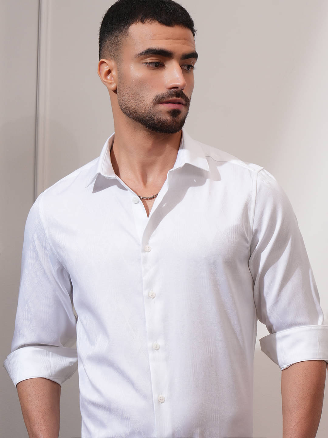     			Locomotive Cotton Blend Slim Fit Self Design Full Sleeves Men's Casual Shirt - White ( Pack of 1 )