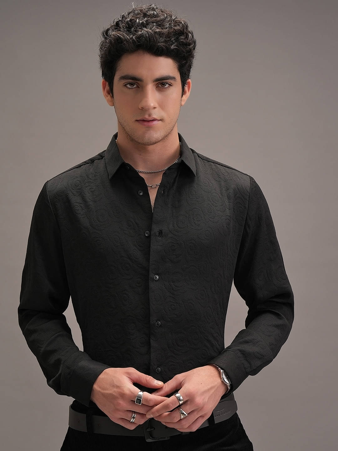     			Locomotive Cotton Blend Slim Fit Self Design Full Sleeves Men's Casual Shirt - Black ( Pack of 1 )