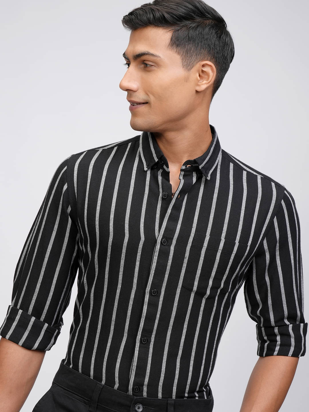     			Locomotive Cotton Blend Slim Fit Striped Full Sleeves Men's Casual Shirt - Black ( Pack of 1 )