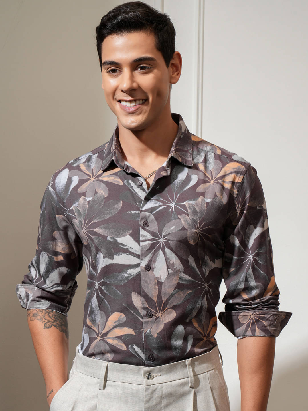     			Locomotive Cotton Blend Slim Fit Printed Full Sleeves Men's Casual Shirt - Pink ( Pack of 1 )