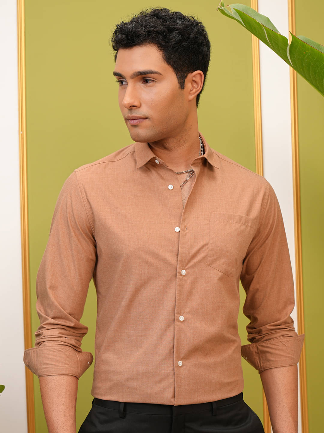     			Locomotive Cotton Blend Slim Fit Solids Full Sleeves Men's Casual Shirt - Rust ( Pack of 1 )