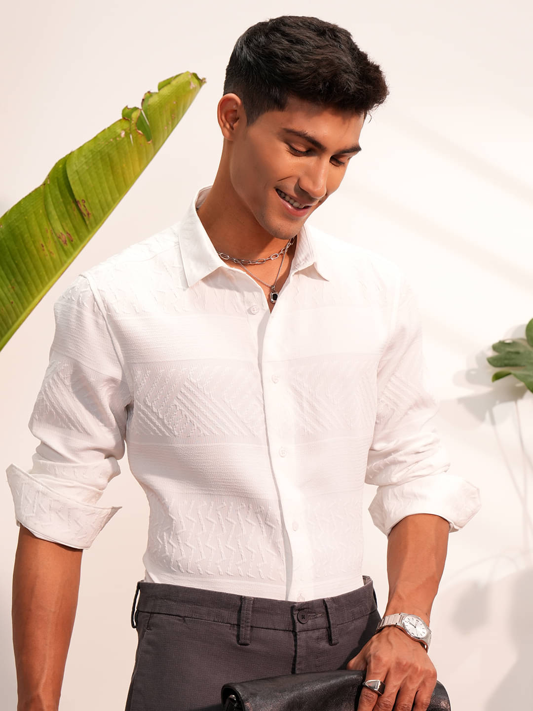     			Locomotive Poly Cotton Slim Fit Self Design Full Sleeves Men's Casual Shirt - White ( Pack of 1 )