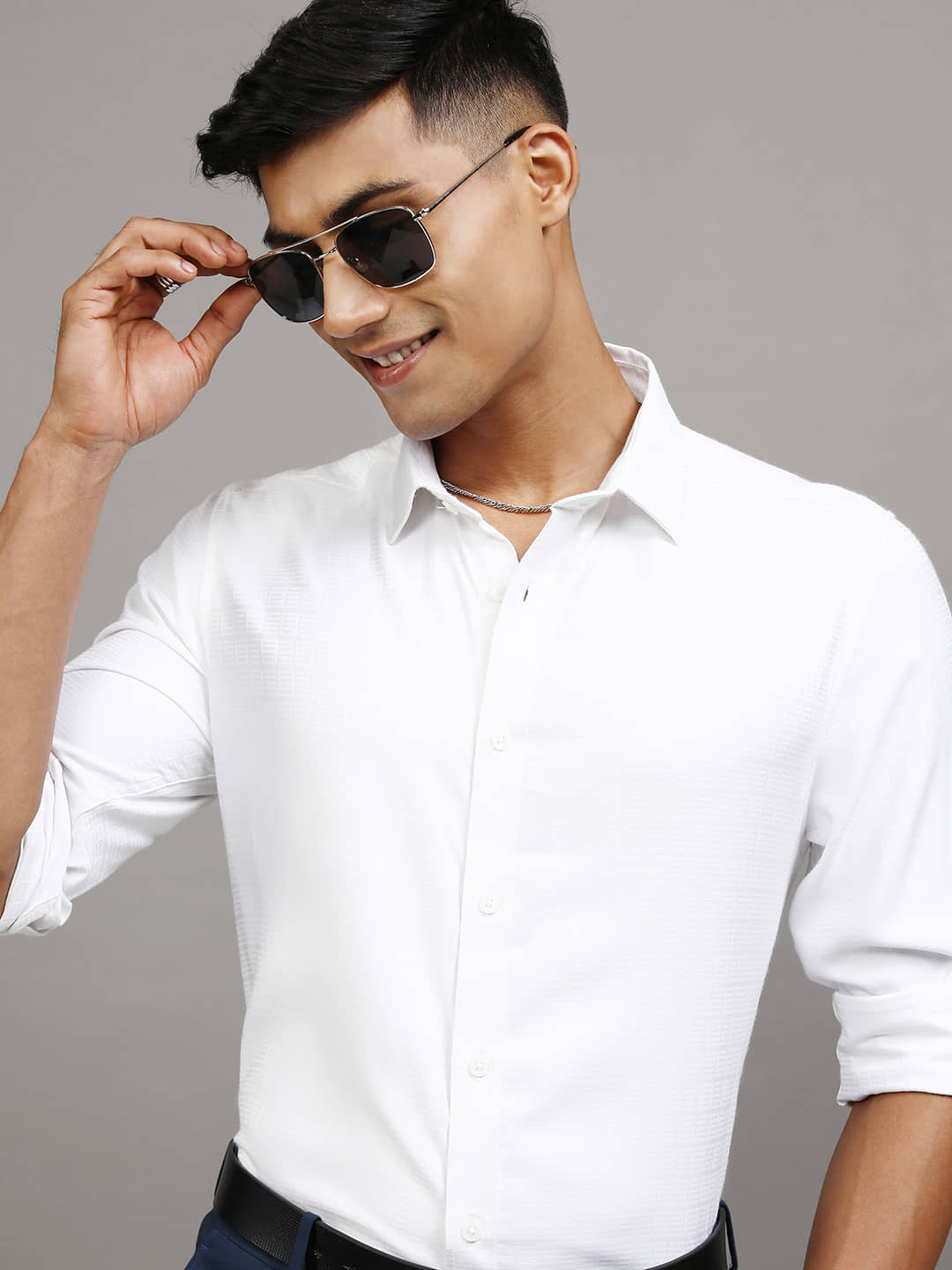 Locomotive Viscose Slim Fit Self Design Full Sleeves Men's Casual Shirt - White ( Pack of 1 )