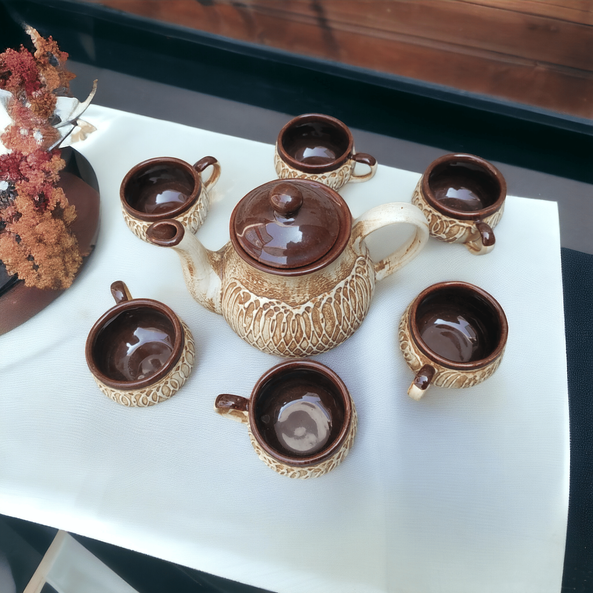 Malaikah Long-105 Textured Ceramic Tea Set 1000 ml ( Pack of 7 )     			Malaikah Long-105 Textured Ceramic Tea Set 1000 ml ( Pack of 7 )