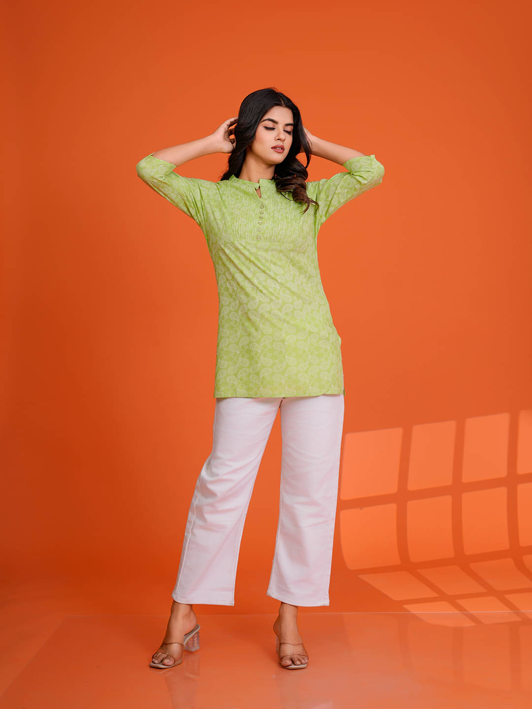 VIBEVISION Women Viscose Rayon Printed A-line Kurti ( Green )     			VIBEVISION Women Viscose Rayon Printed A-line Kurti ( Green )