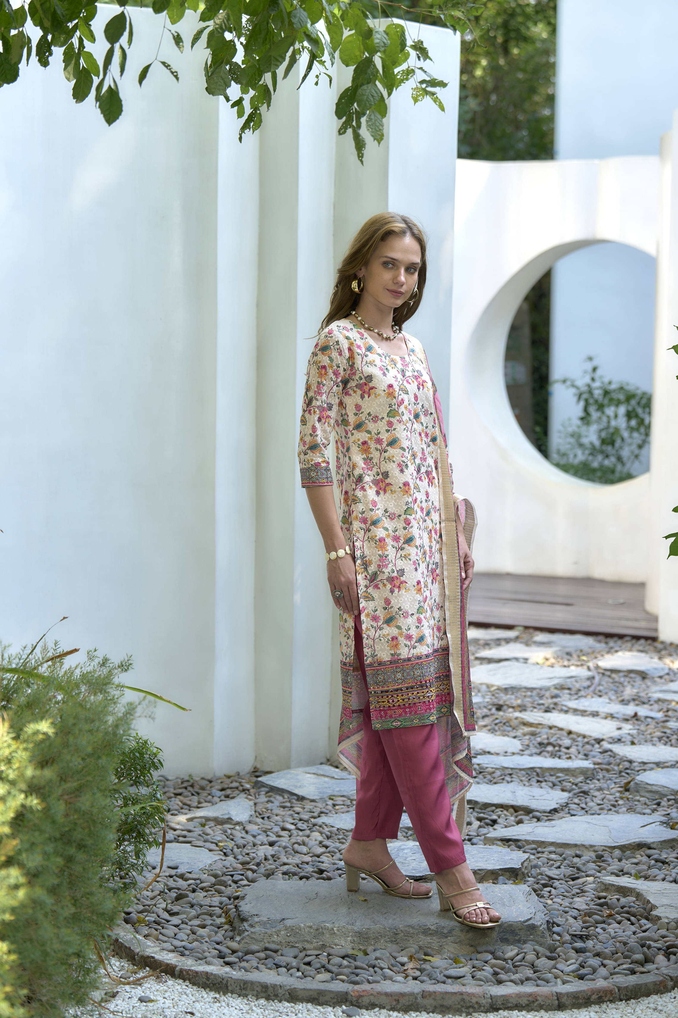 CYNOR Women Cotton Embroidered Straight Kurti with Dupatta ( White ) CYNOR Women Cotton Embroidered Straight Kurti with Dupatta ( White )