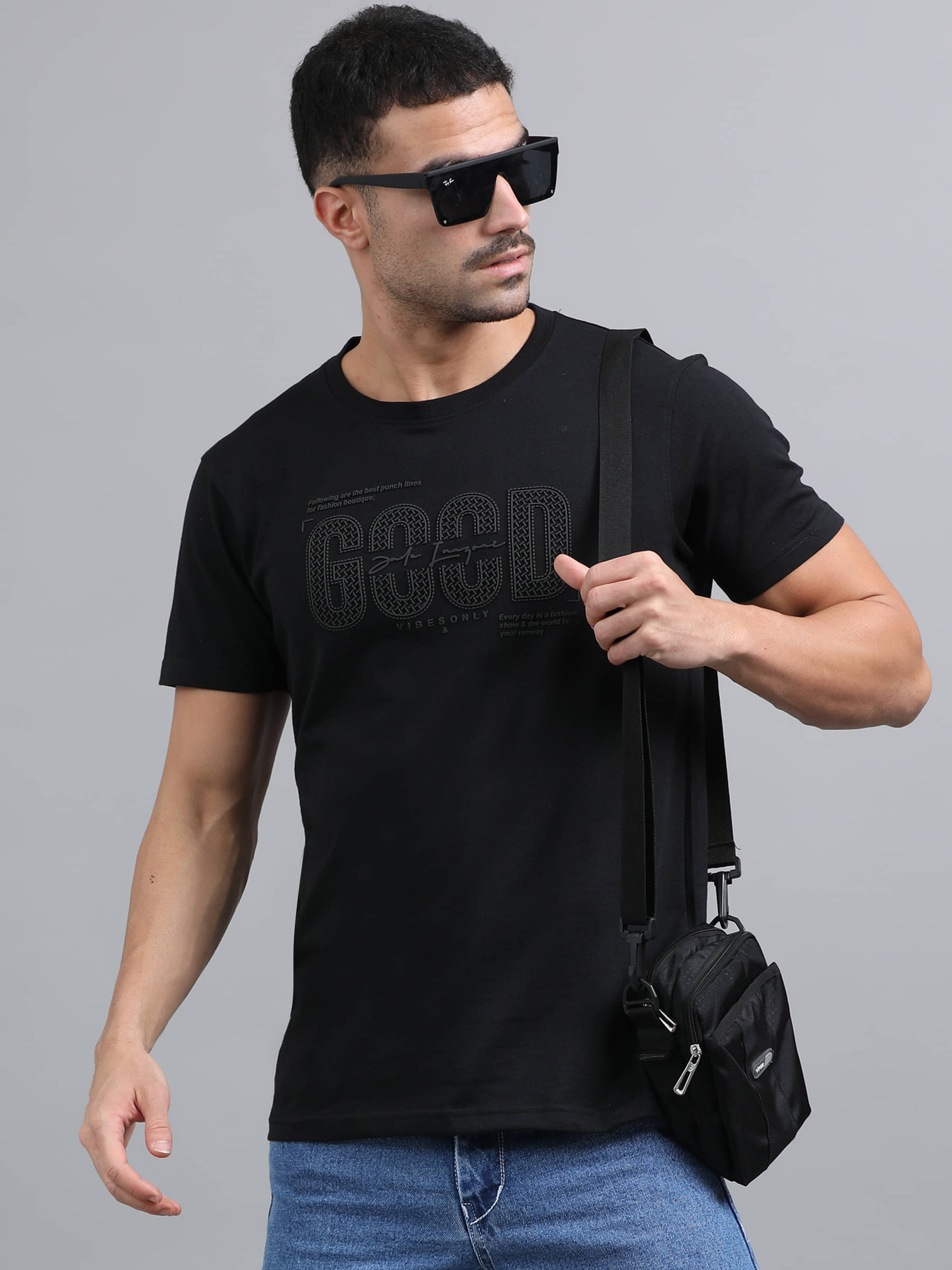     			QCUT Men Cotton Blend Regular Fit Printed T-Shirt ( Black )