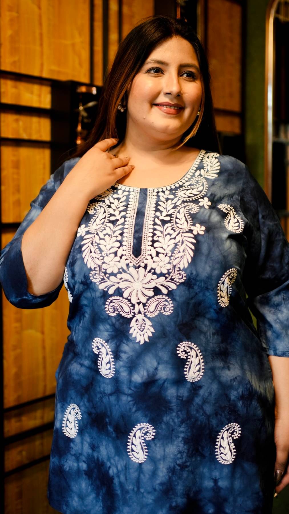 Ropa De Moda Women Viscose Rayon Embroidered Straight Kurti ( Blue ) Ropa De Moda Women Viscose Rayon Embroidered Straight Kurti ( Blue )